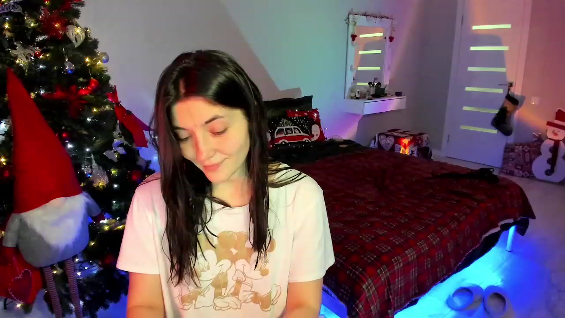 Gallery image thumbnail from Emmy___'s myfreecams stream on, 12/09/2022, 15:52 image 9 of 20