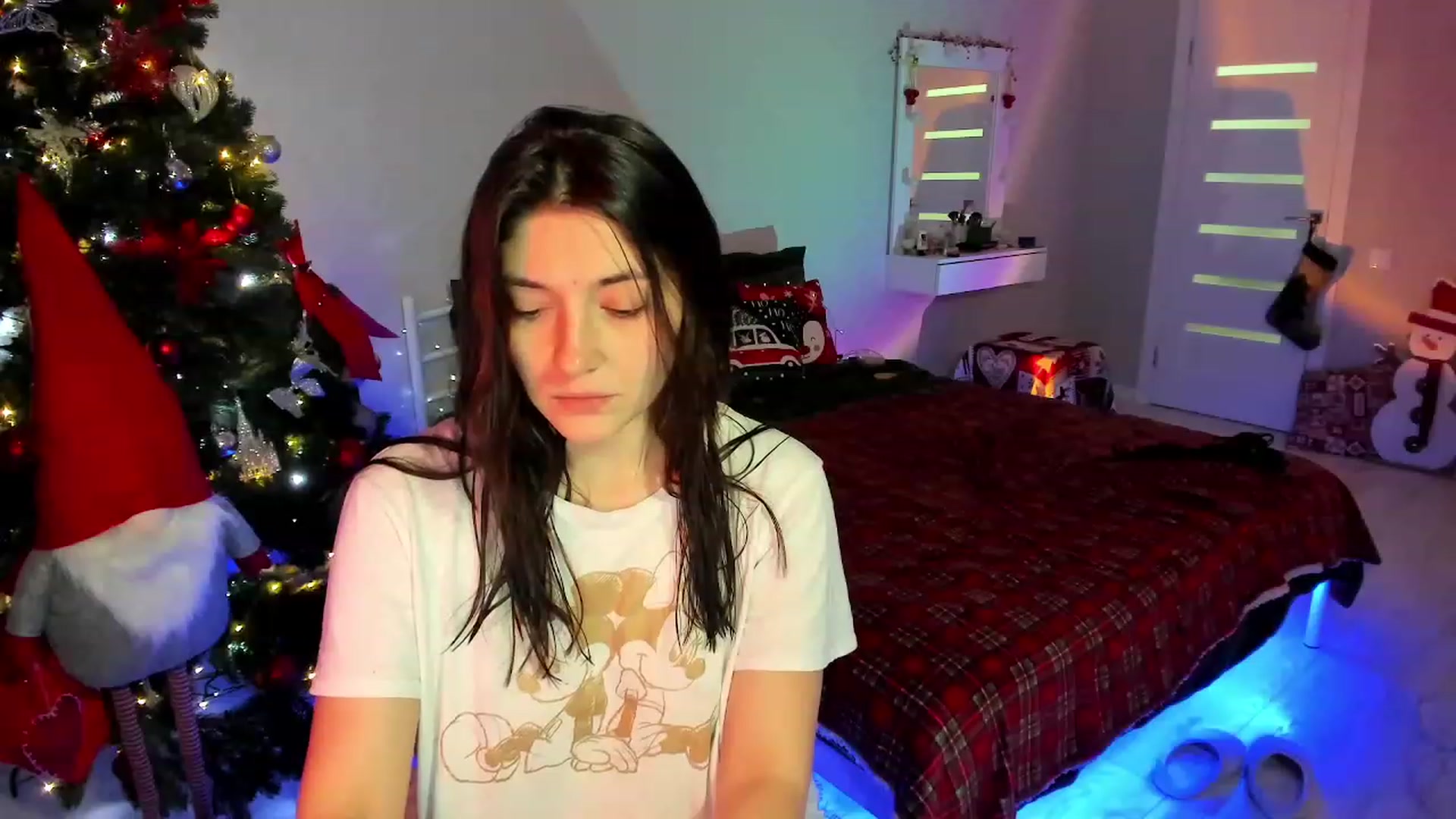 Gallery image thumbnail from Emmy___'s myfreecams stream on, 12/09/2022, 15:52 image 6 of 20