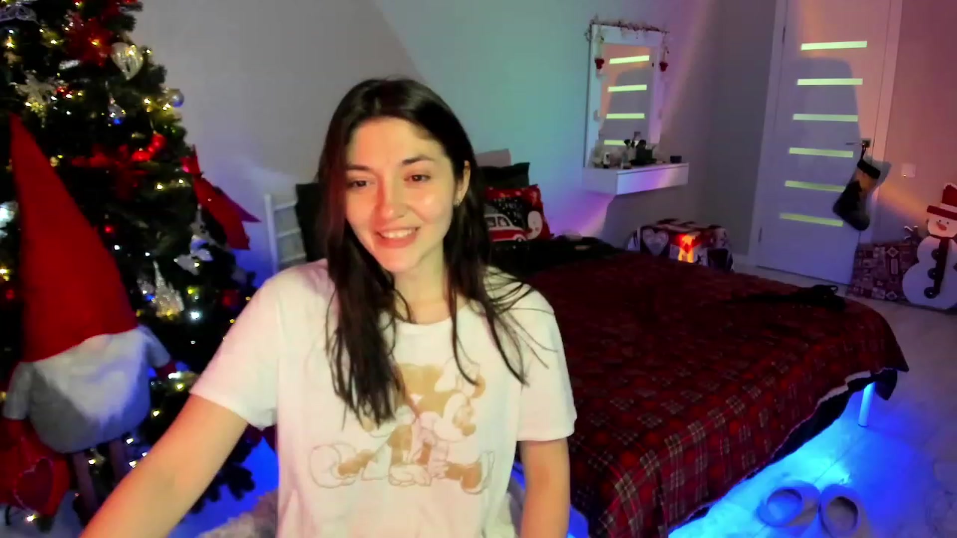 Gallery image thumbnail from Emmy___'s myfreecams stream on, 12/09/2022, 15:52 image 10 of 20
