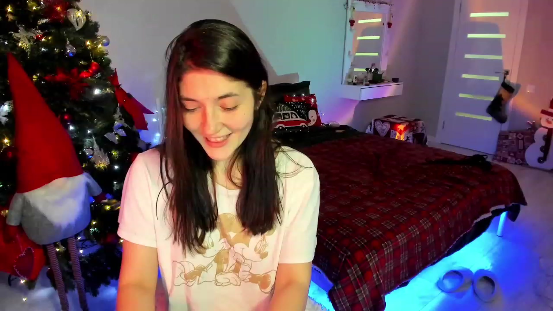 Gallery image thumbnail from Emmy___'s myfreecams stream on, 12/09/2022, 16:34 image 10 of 20