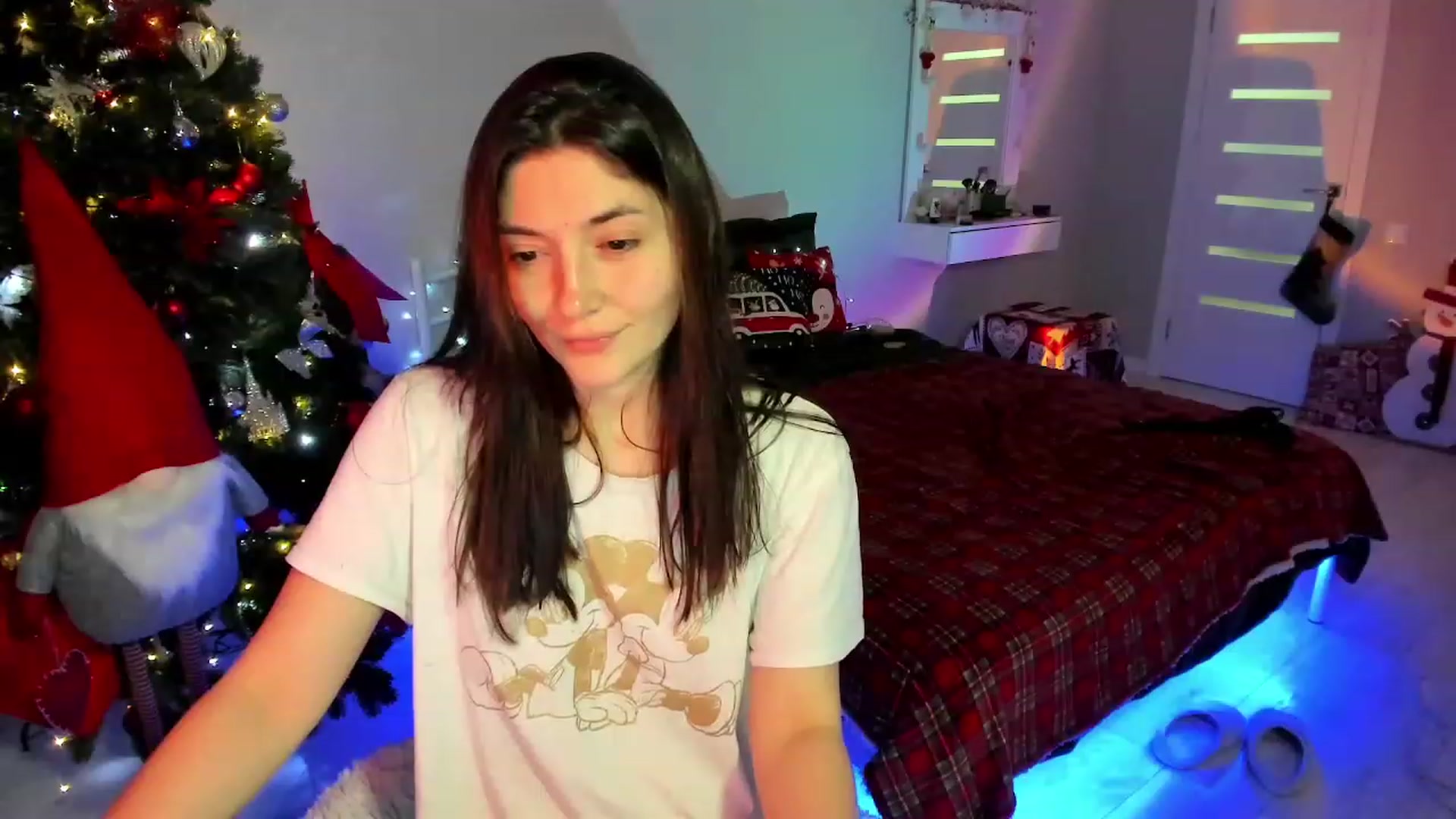 Gallery image thumbnail from Emmy___'s myfreecams stream on, 12/09/2022, 16:34 image 8 of 20