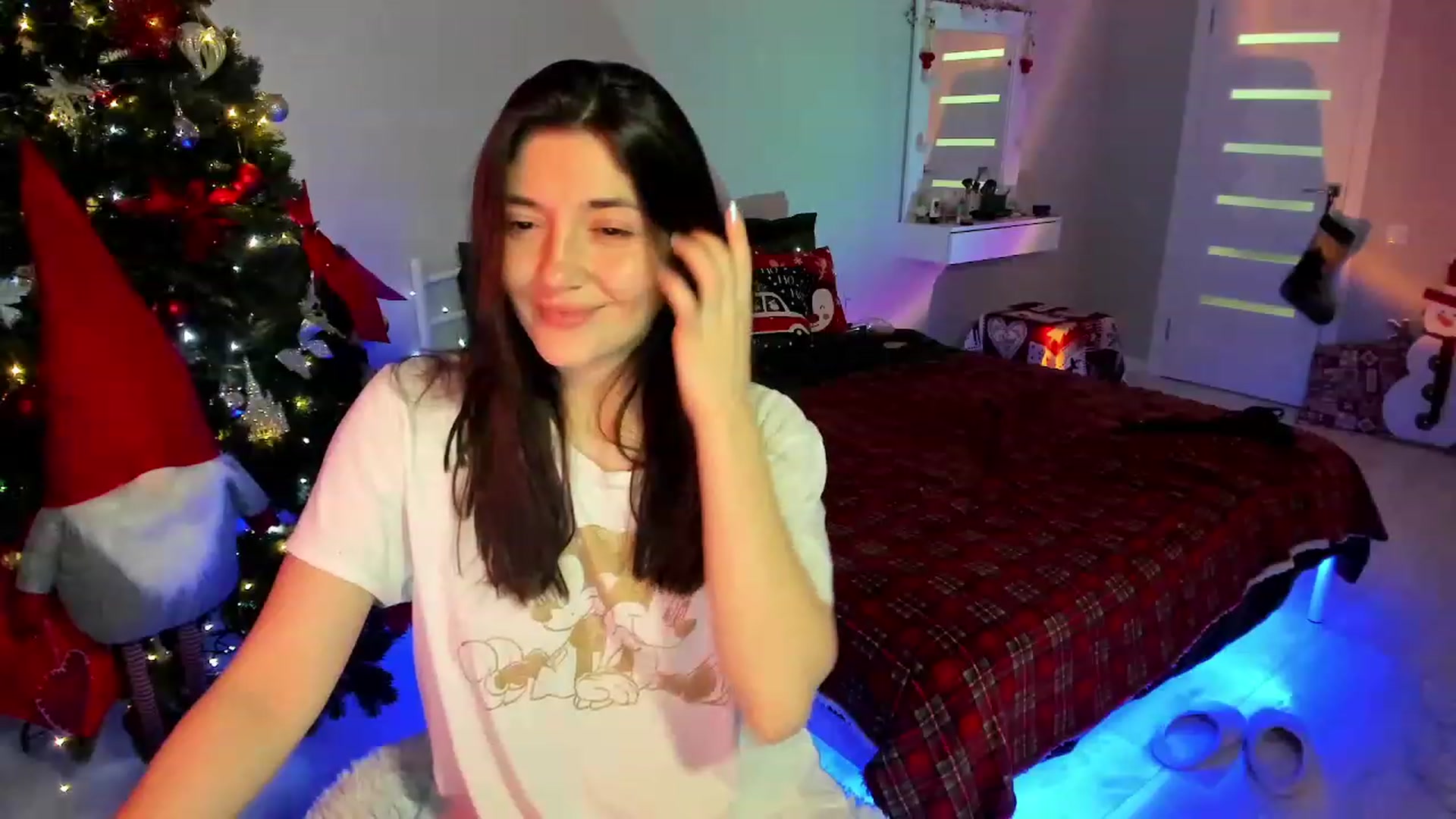 Gallery image thumbnail from Emmy___'s myfreecams stream on, 12/09/2022, 16:34 image 9 of 20