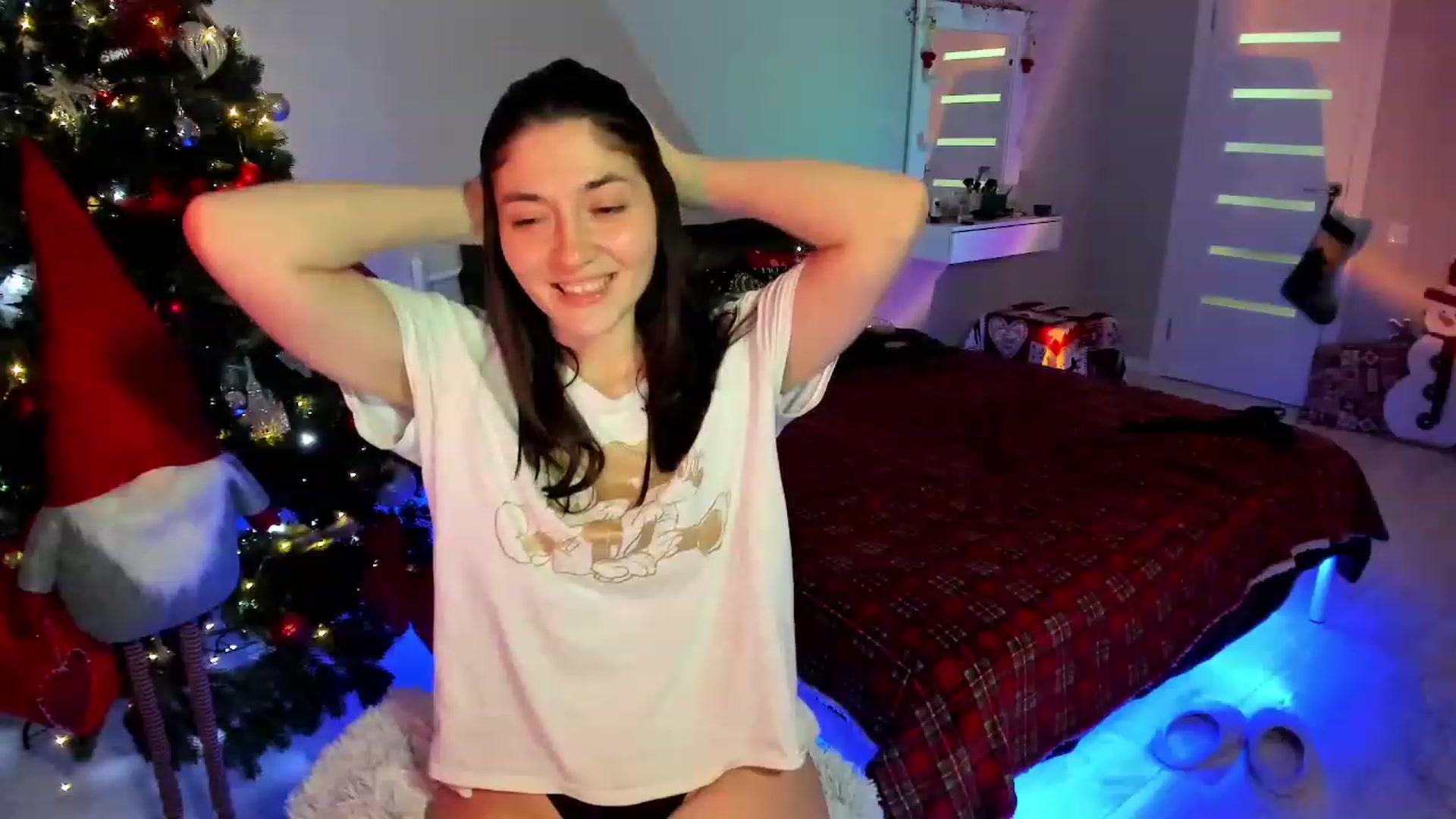 Gallery image thumbnail from Emmy___'s myfreecams stream on, 12/09/2022, 16:34 image 5 of 20
