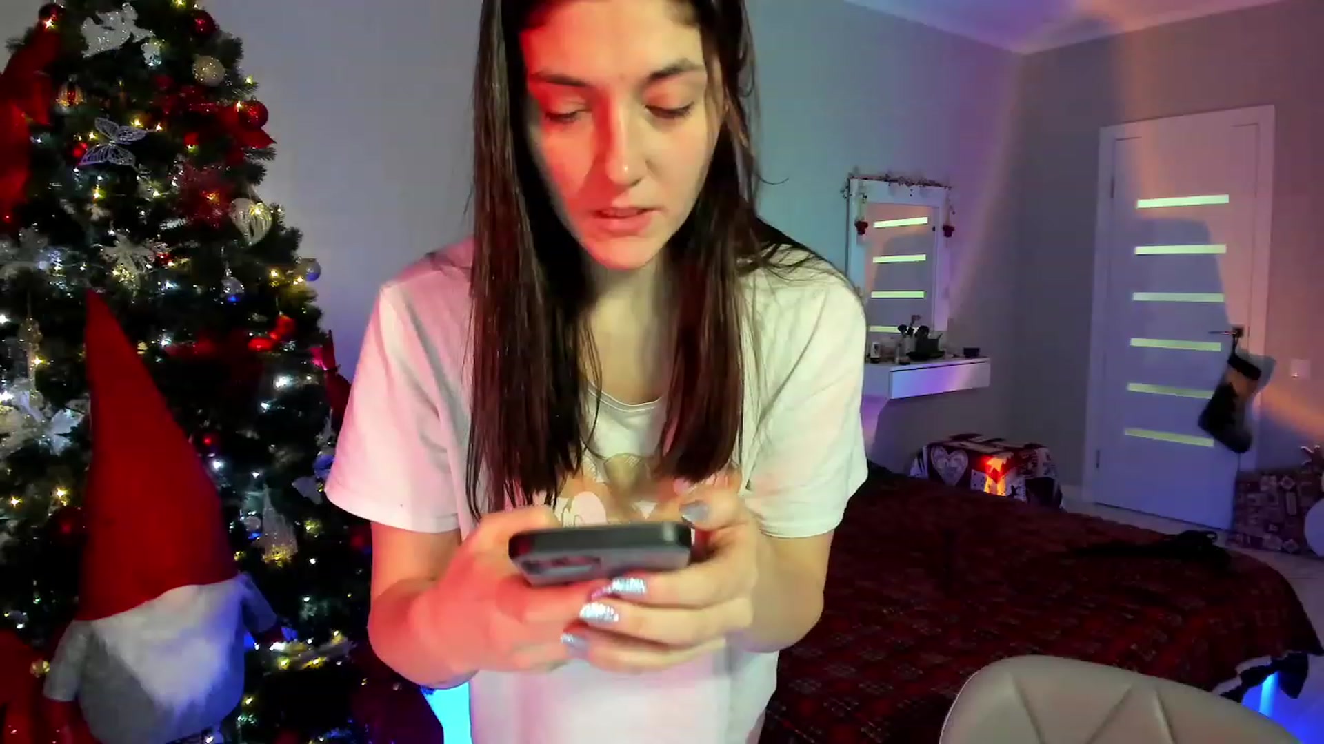 Gallery image thumbnail from Emmy___'s myfreecams stream on, 12/09/2022, 16:34 image 15 of 20