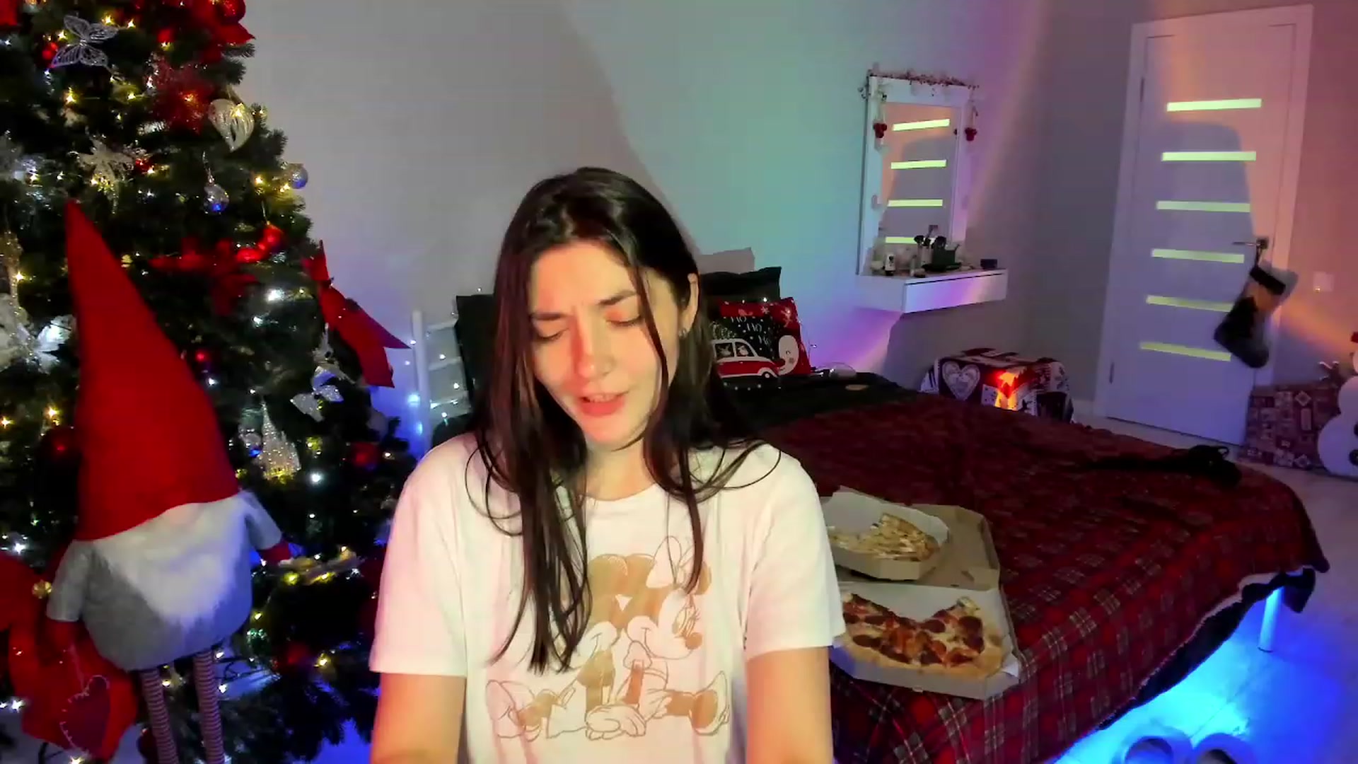 Gallery image thumbnail from Emmy___'s myfreecams stream on, 12/09/2022, 17:19 image 12 of 20