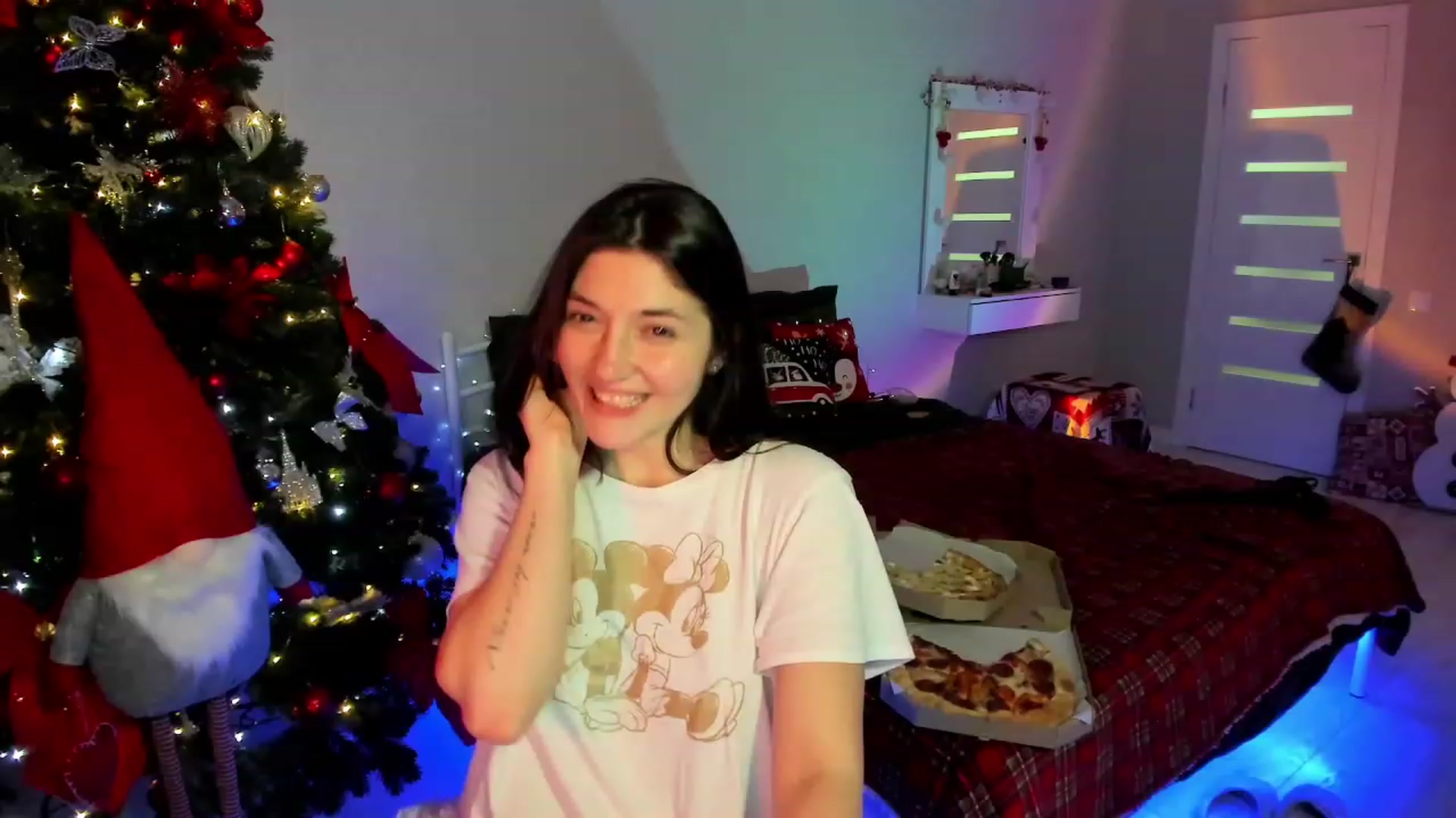 Gallery image thumbnail from Emmy___'s myfreecams stream on, 12/09/2022, 17:19 image 11 of 20