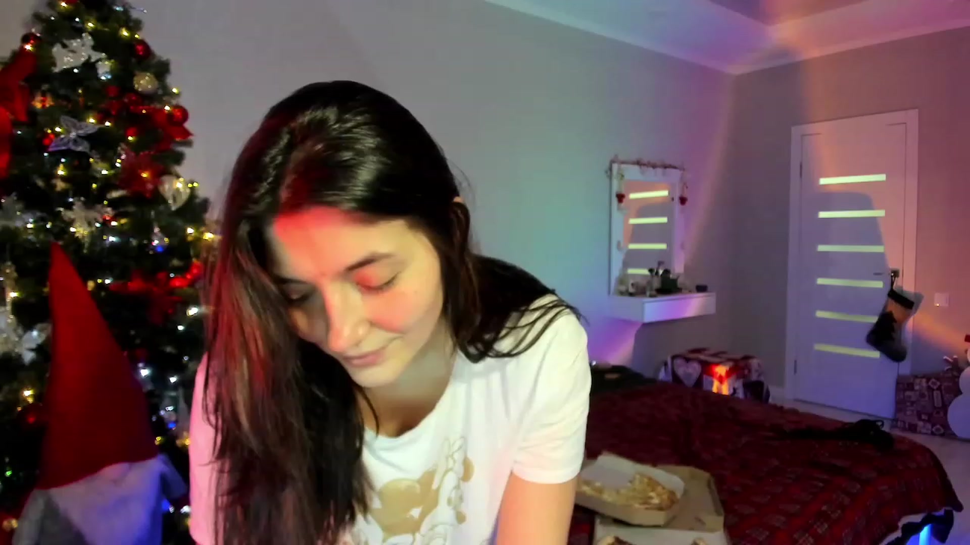 Gallery image thumbnail from Emmy___'s myfreecams stream on, 12/09/2022, 17:19 image 16 of 20