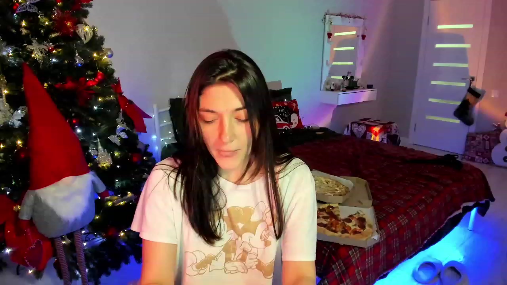 Gallery image thumbnail from Emmy___'s myfreecams stream on, 12/09/2022, 17:19 image 2 of 20