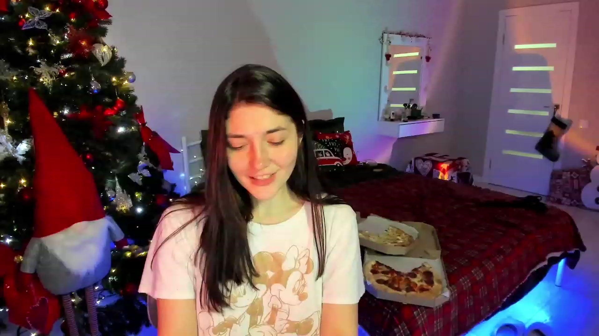 Gallery image thumbnail from Emmy___'s myfreecams stream on, 12/09/2022, 17:19 image 10 of 20