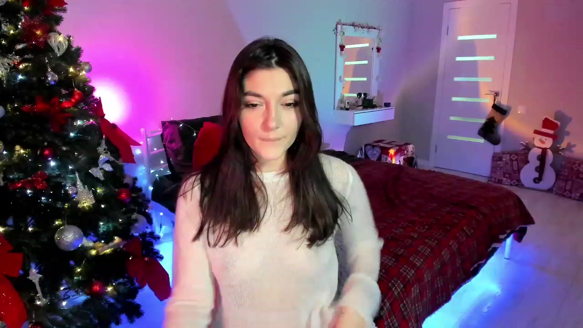 Gallery image thumbnail from Emmy___'s myfreecams stream on, 12/10/2022, 08:49 image 13 of 20