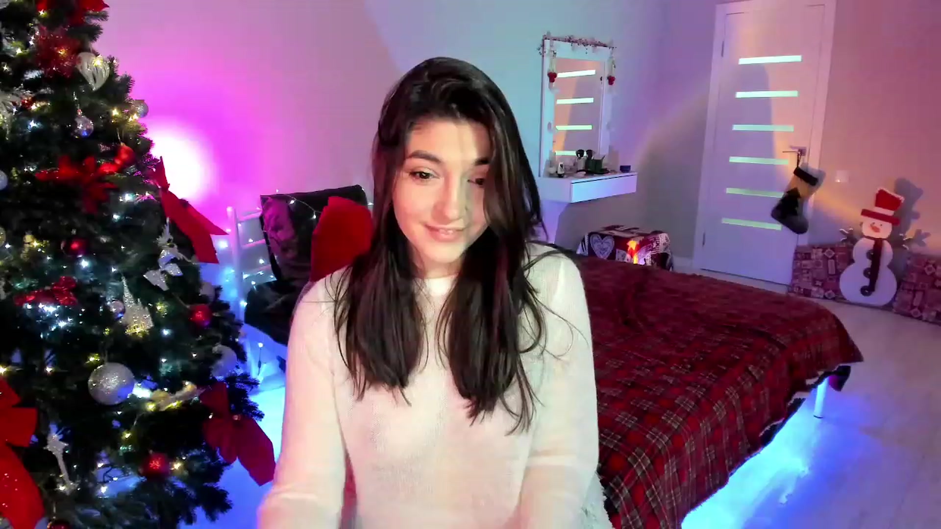 Gallery image thumbnail from Emmy___'s myfreecams stream on, 12/10/2022, 08:49 image 12 of 20