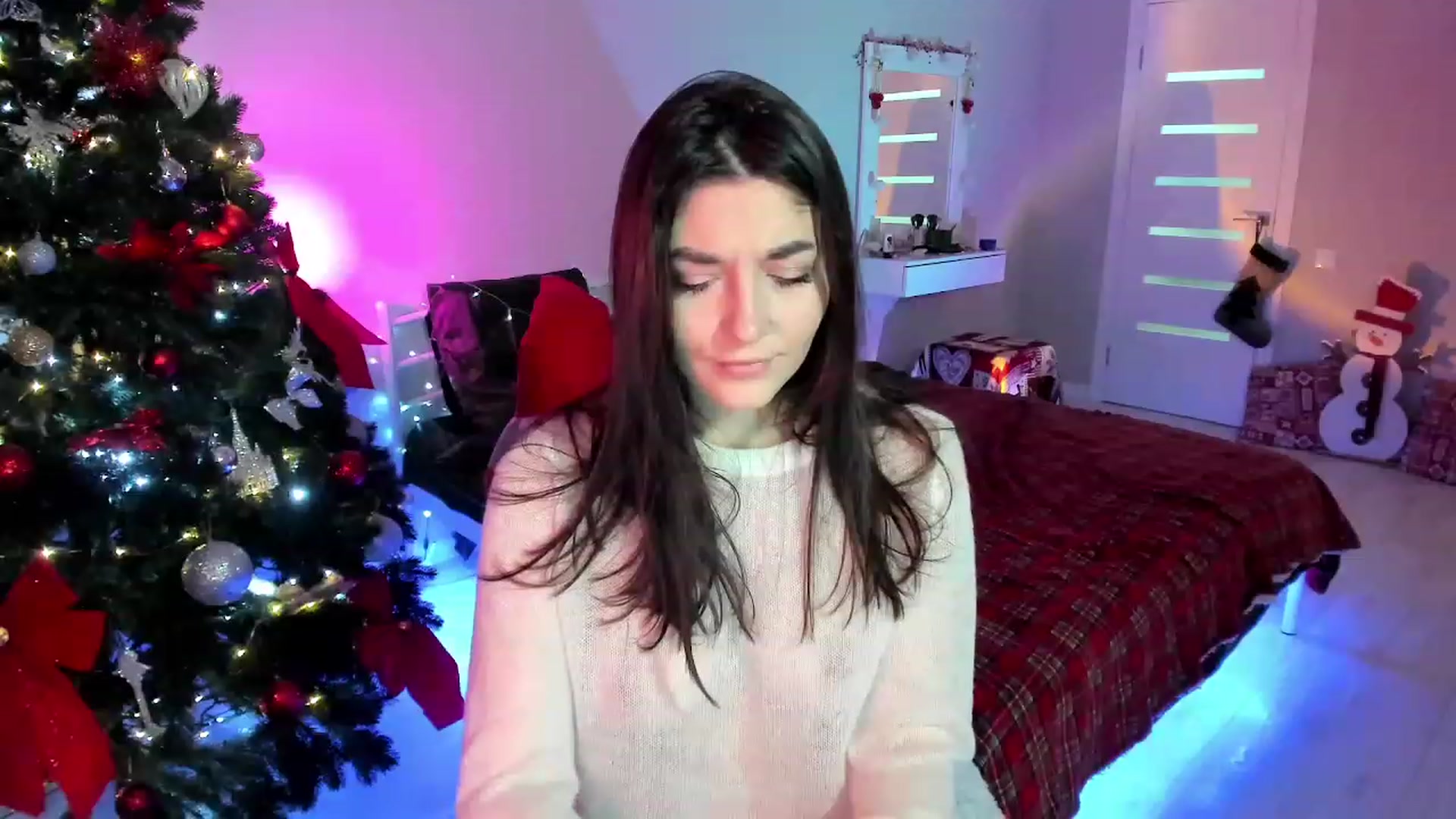 Gallery image thumbnail from Emmy___'s myfreecams stream on, 12/10/2022, 08:49 image 8 of 20