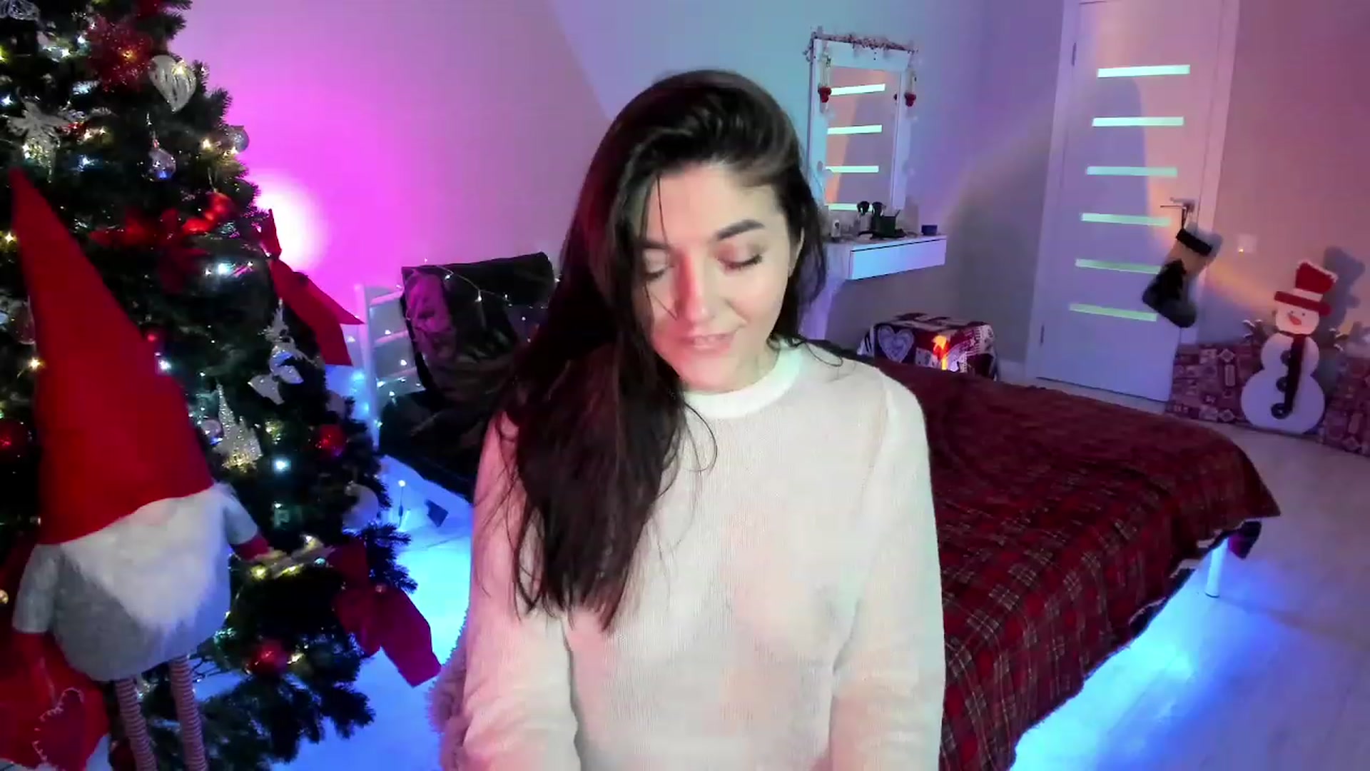 Gallery image thumbnail from Emmy___'s myfreecams stream on, 12/10/2022, 08:49 image 7 of 20