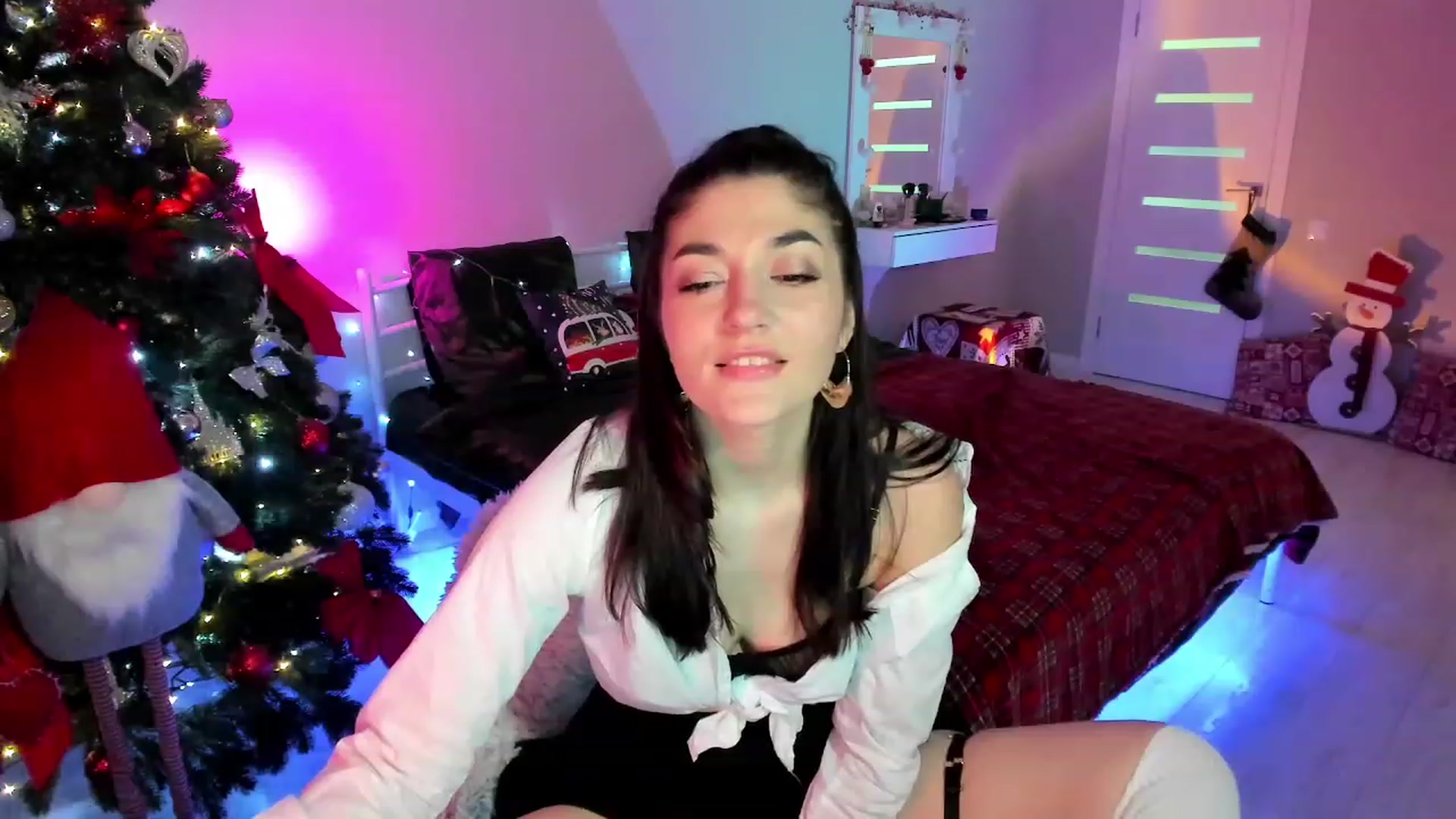 Gallery image thumbnail from Emmy___'s myfreecams stream on, 12/10/2022, 09:12 image 20 of 20