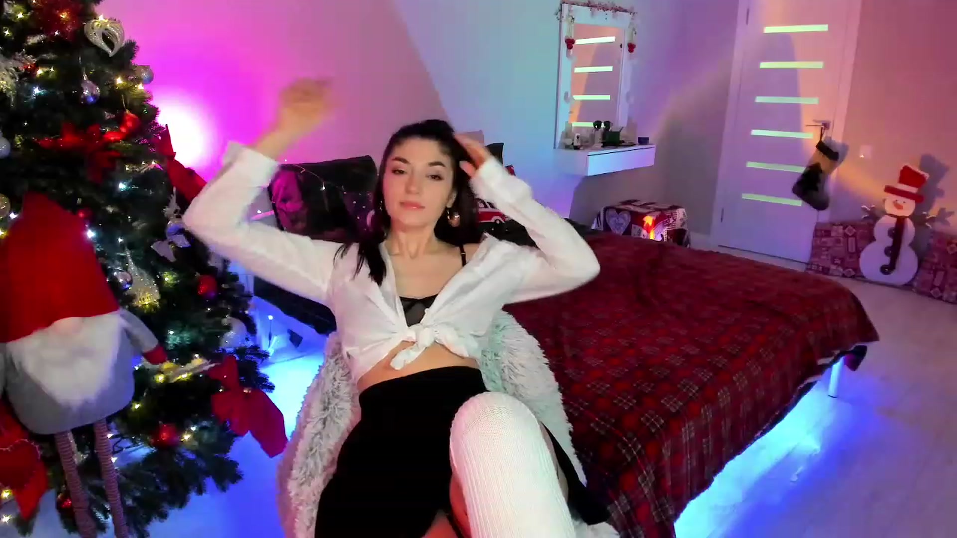 Gallery image thumbnail from Emmy___'s myfreecams stream on, 12/10/2022, 09:12 image 11 of 20