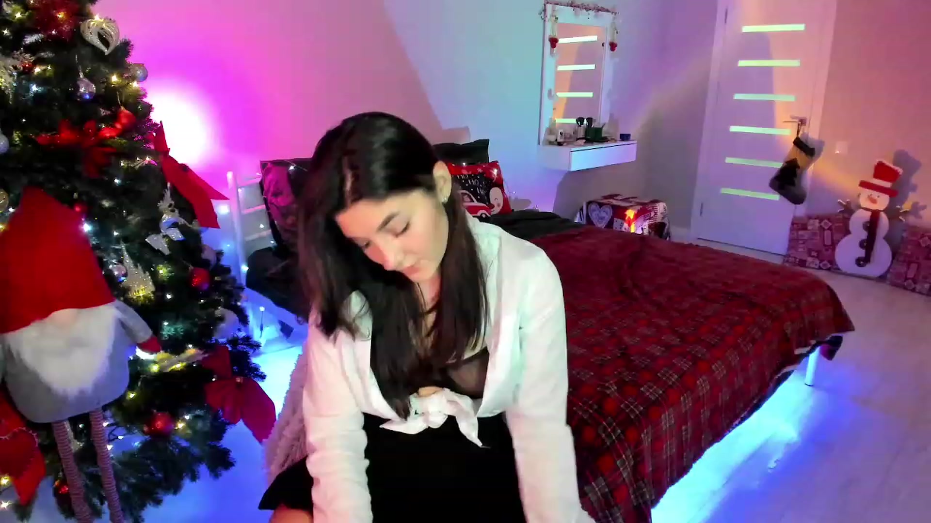 Gallery image thumbnail from Emmy___'s myfreecams stream on, 12/10/2022, 09:12 image 4 of 20