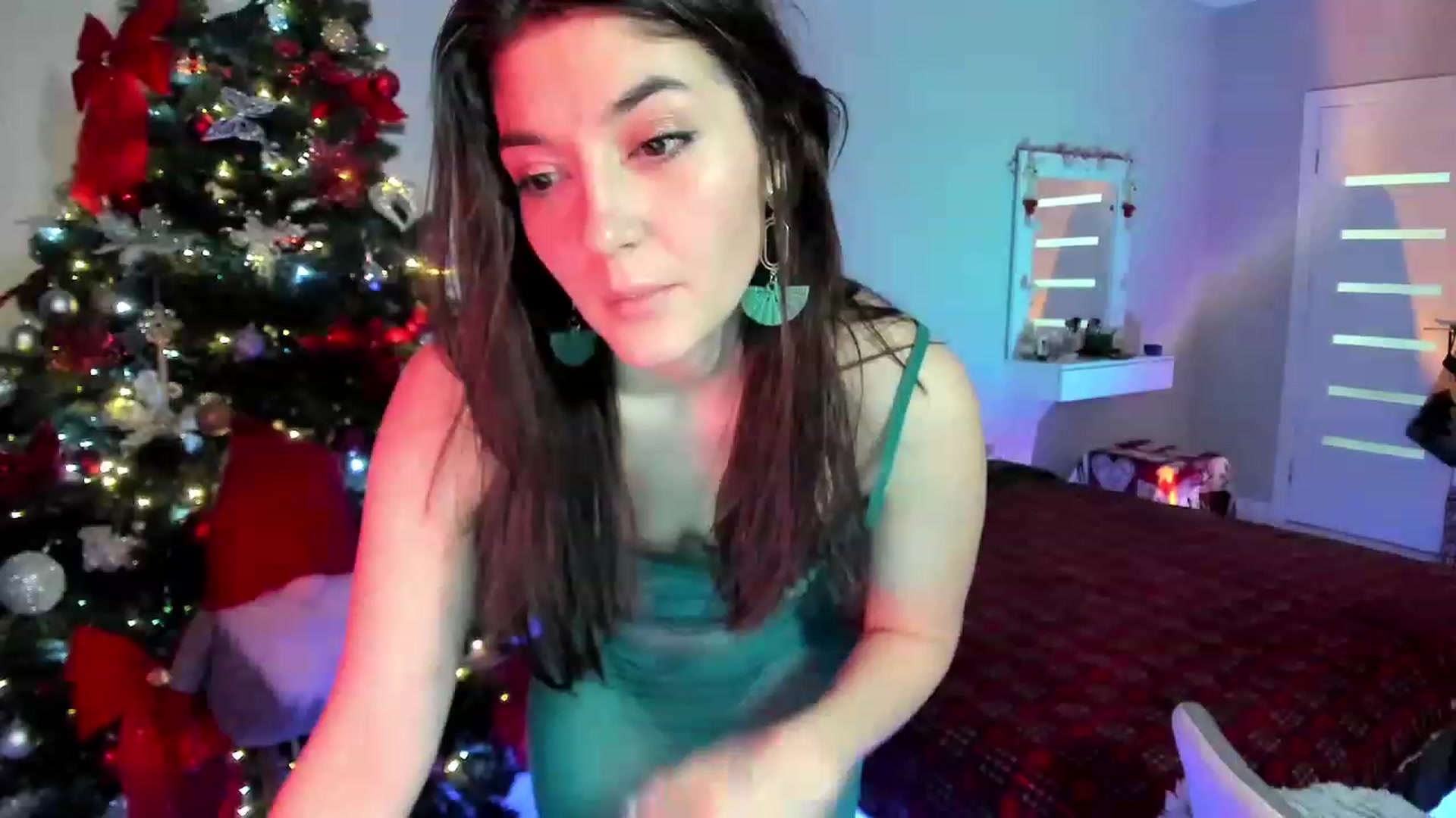 Gallery image thumbnail from Emmy___'s myfreecams stream on, 12/10/2022, 12:39 image 12 of 20