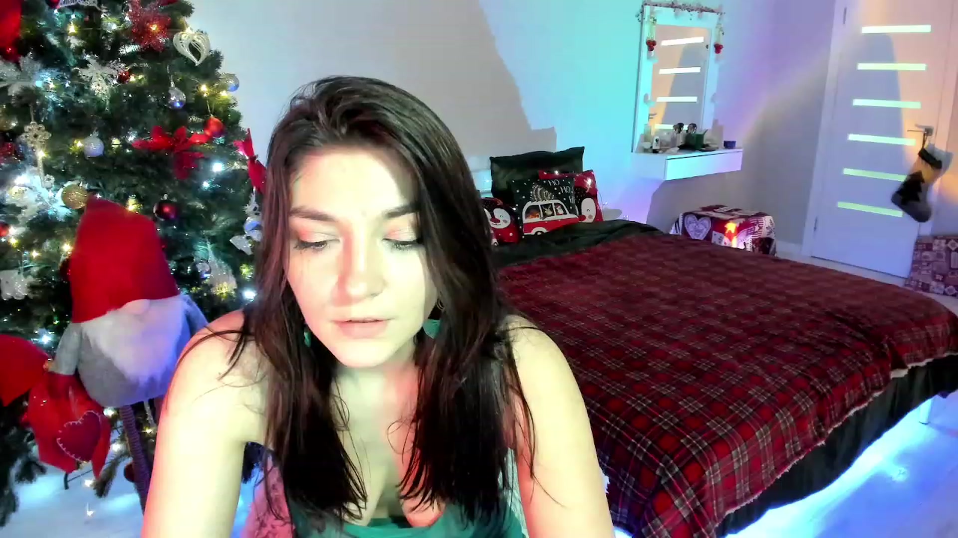 Gallery image thumbnail from Emmy___'s myfreecams stream on, 12/10/2022, 12:39 image 2 of 20