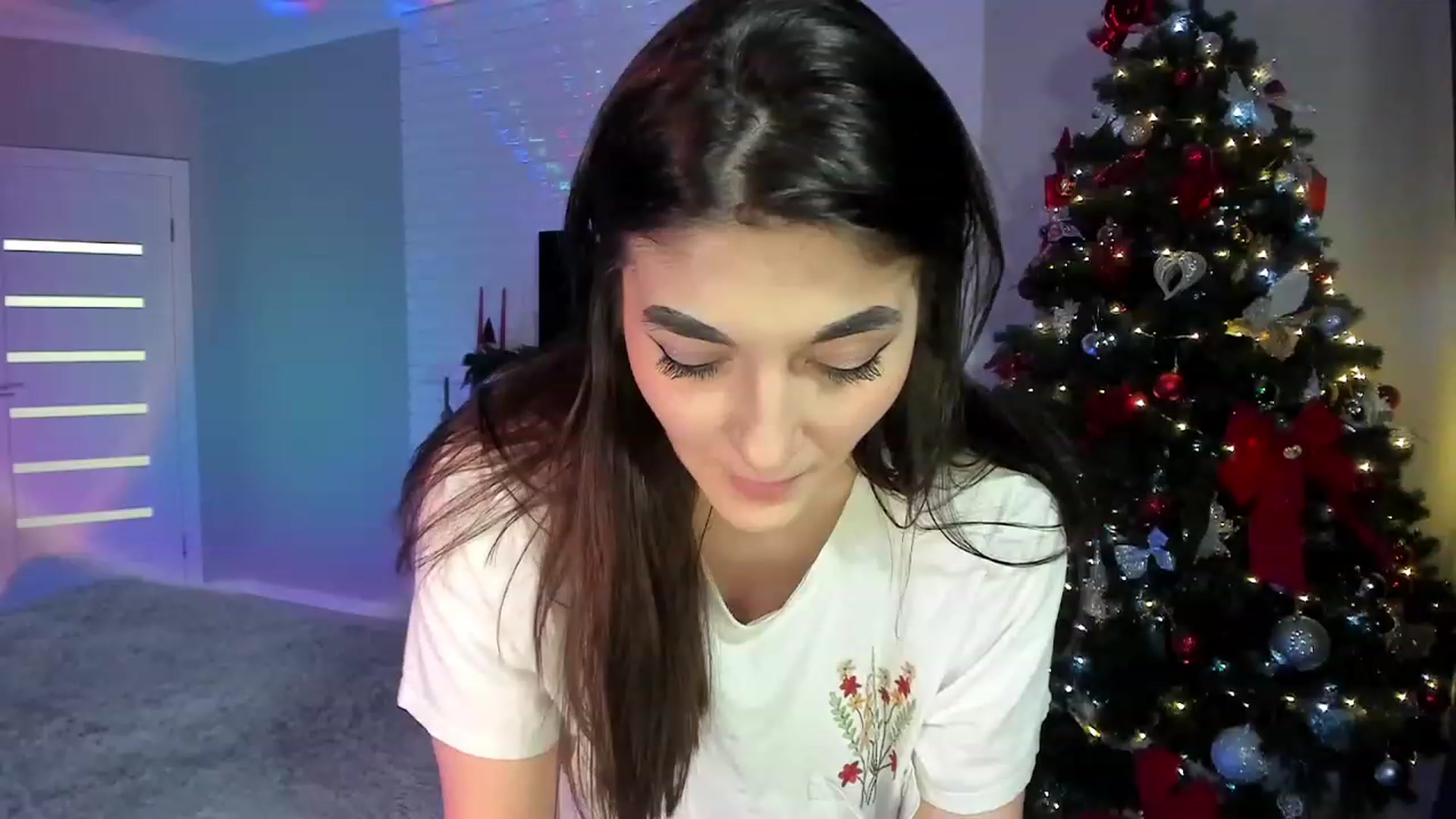 Gallery image thumbnail from Emmy___'s myfreecams stream on, 12/29/2022, 13:43 image 14 of 20
