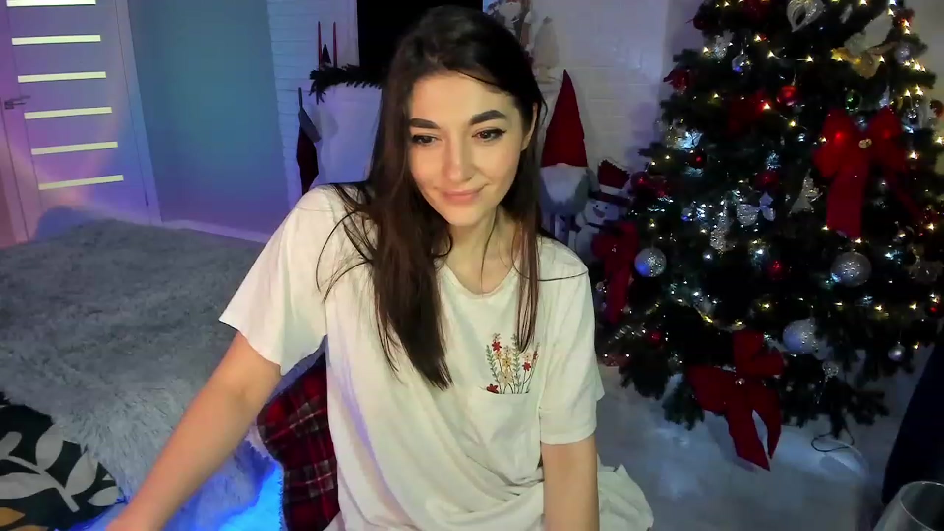 Gallery image thumbnail from Emmy___'s myfreecams stream on, 12/29/2022, 13:43 image 10 of 20