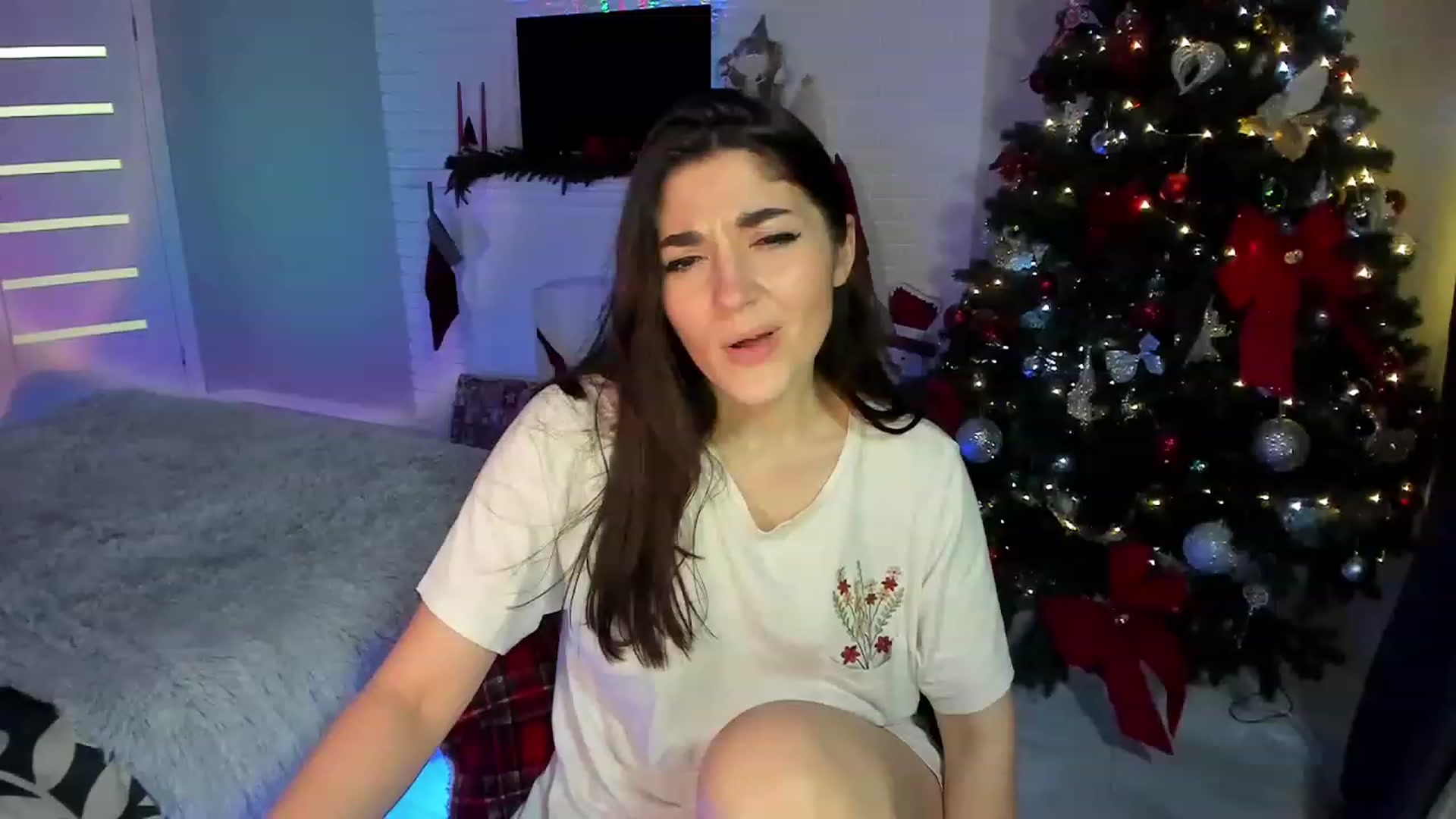 Gallery image thumbnail from Emmy___'s myfreecams stream on, 12/29/2022, 13:43 image 16 of 20