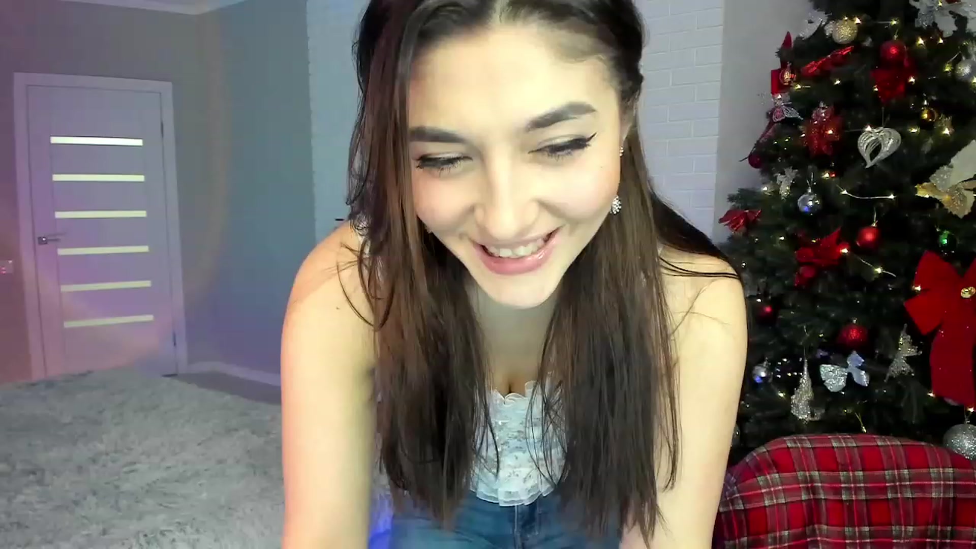 Gallery image thumbnail from Emmy___'s myfreecams stream on, 01/04/2023, 09:34 image 15 of 20
