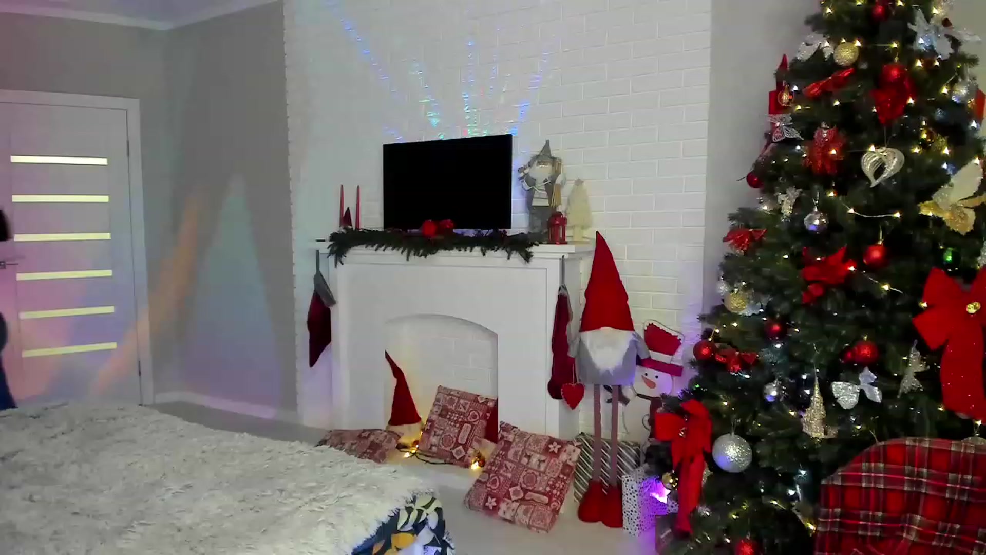 Gallery image thumbnail from Emmy___'s myfreecams stream on, 01/04/2023, 10:37 image 7 of 20