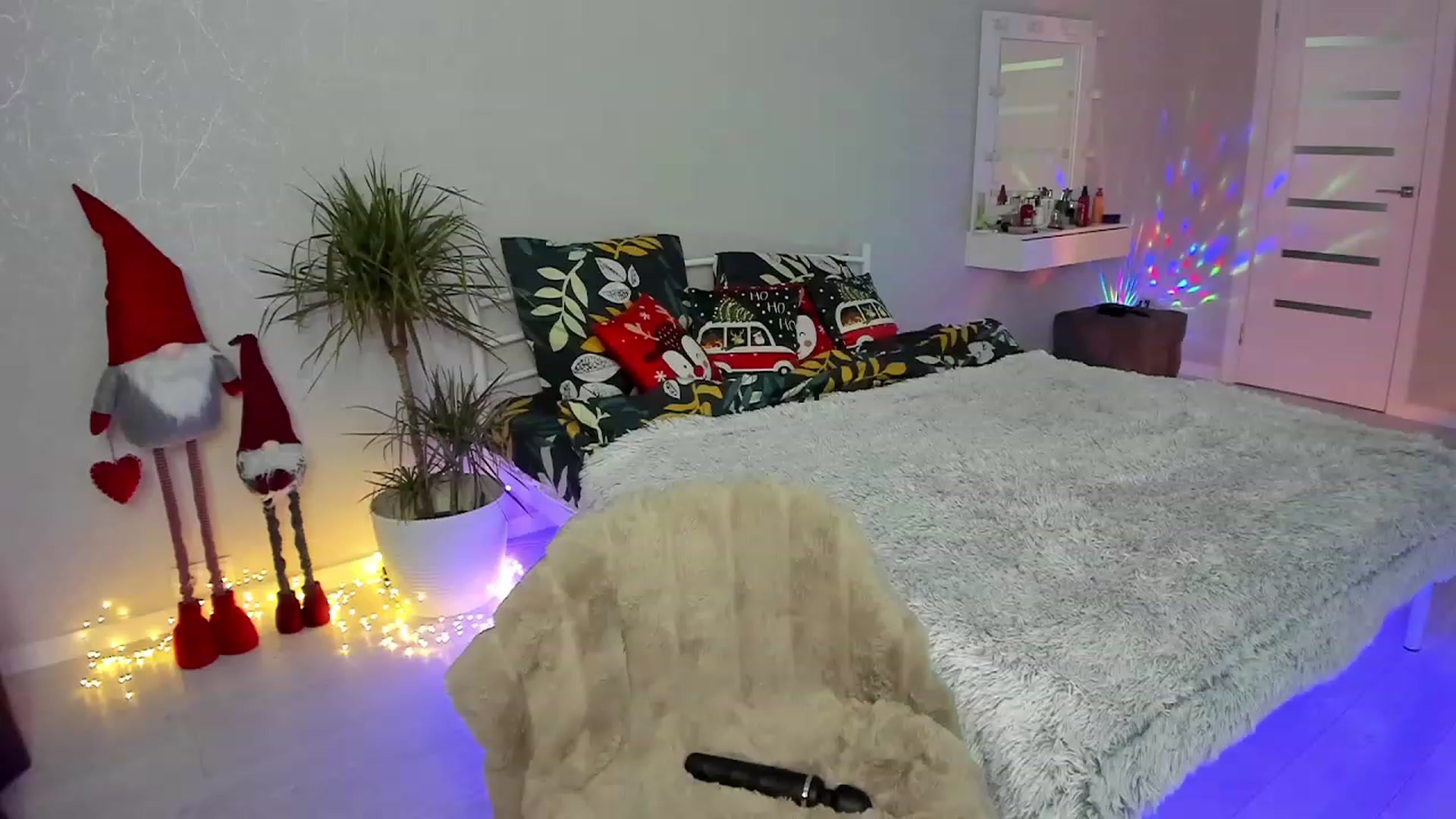 Gallery image thumbnail from Emmy___'s myfreecams stream on, 01/10/2023, 10:12 image 13 of 20