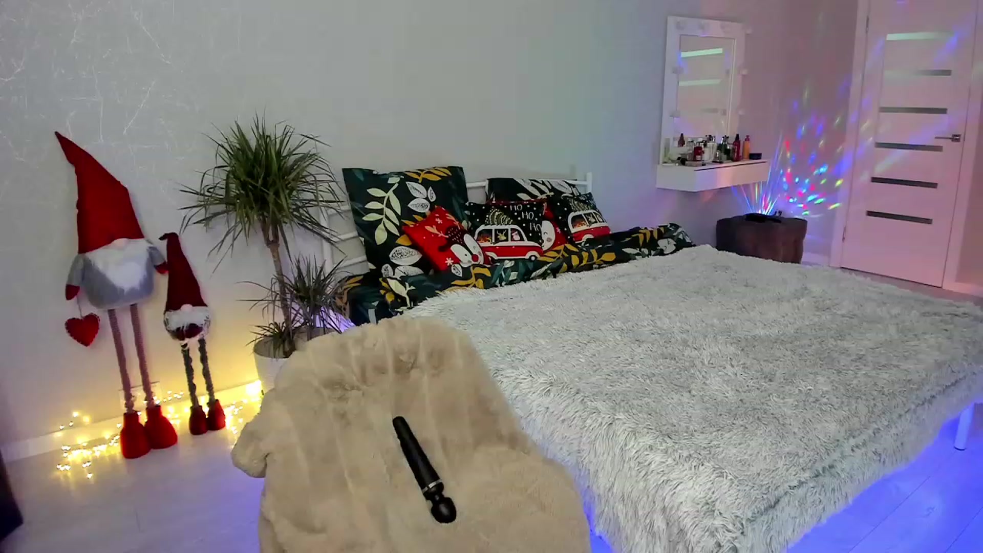 Gallery image thumbnail from Emmy___'s myfreecams stream on, 01/10/2023, 10:12 image 7 of 20