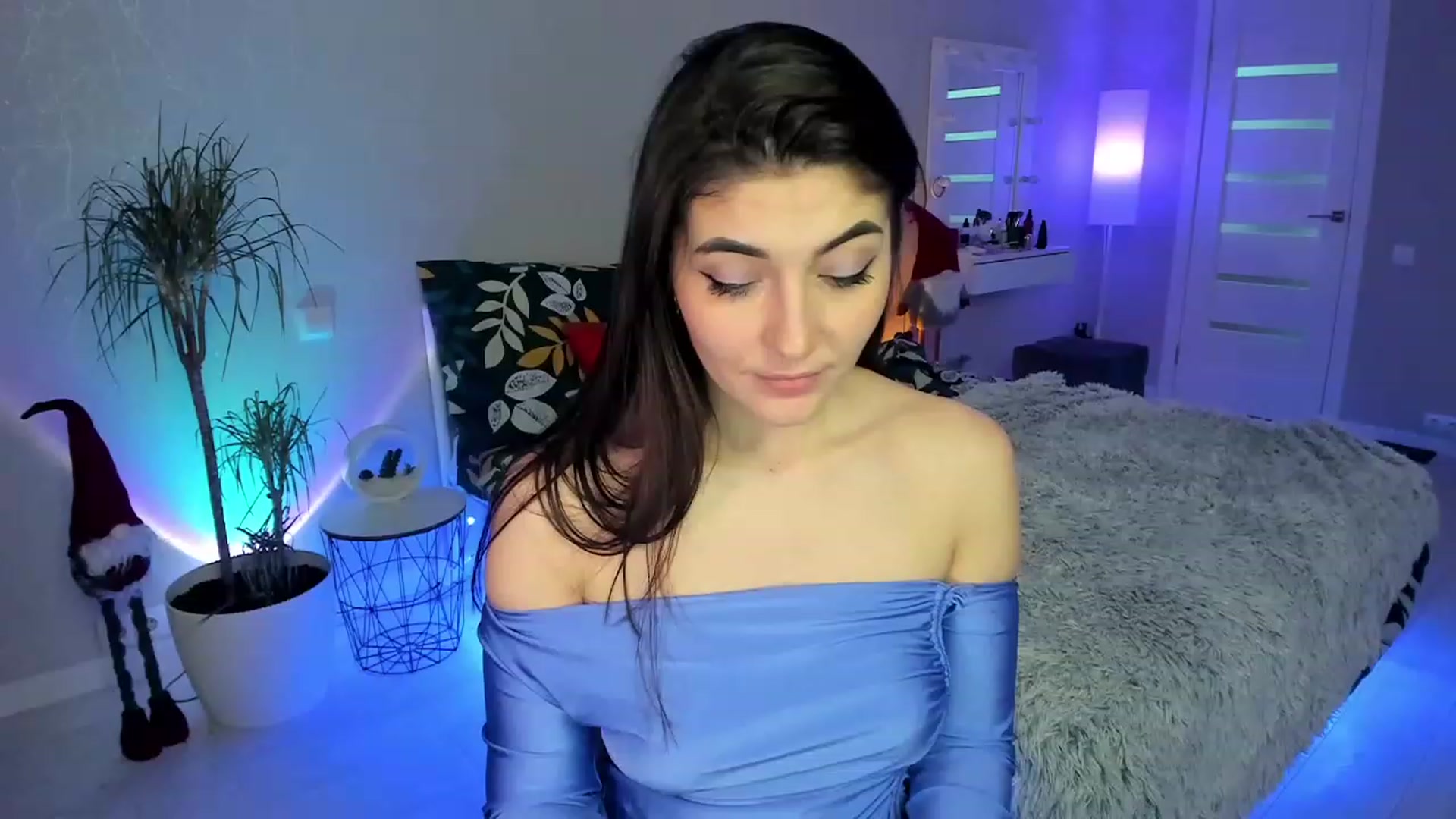 Gallery image thumbnail from Emmy___'s myfreecams stream on, 01/17/2023, 10:56 image 5 of 20