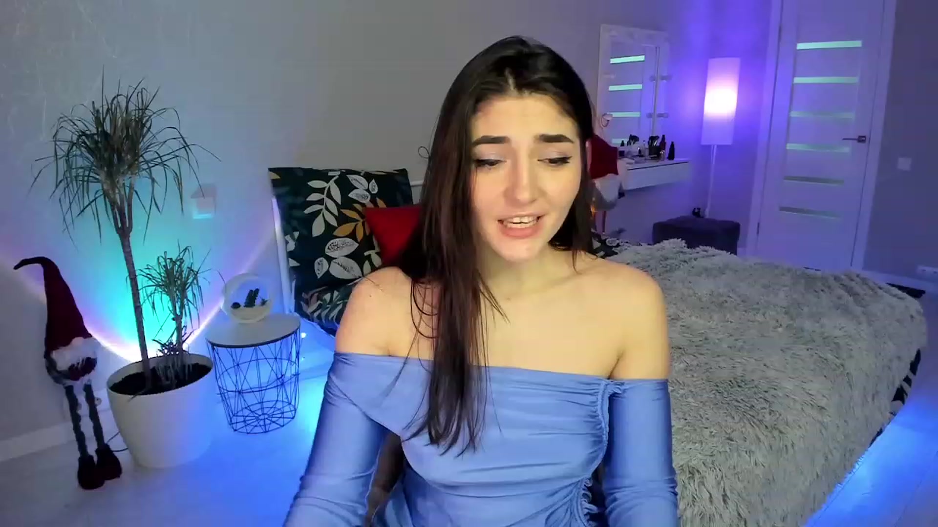 Gallery image thumbnail from Emmy___'s myfreecams stream on, 01/17/2023, 10:56 image 14 of 20