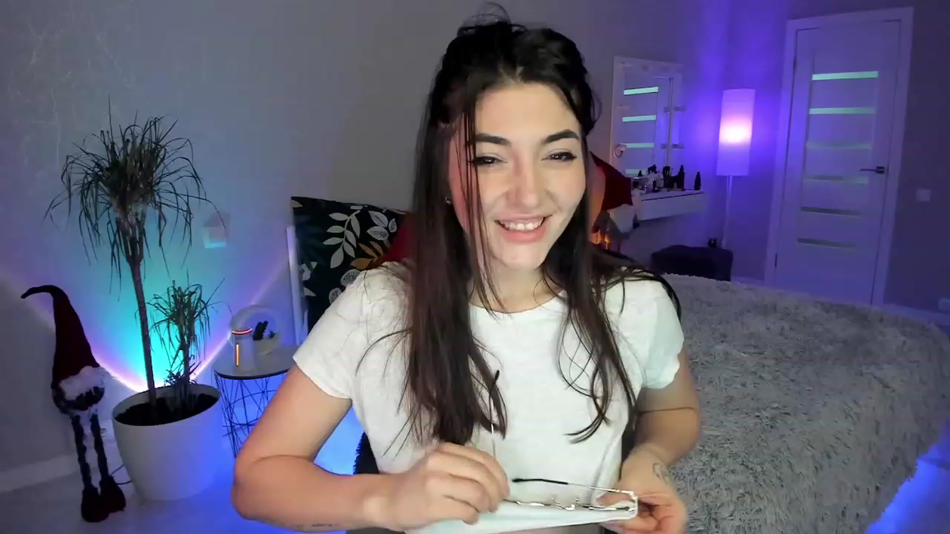 Gallery image thumbnail from Emmy___'s myfreecams stream on, 01/18/2023, 07:58 image 18 of 20