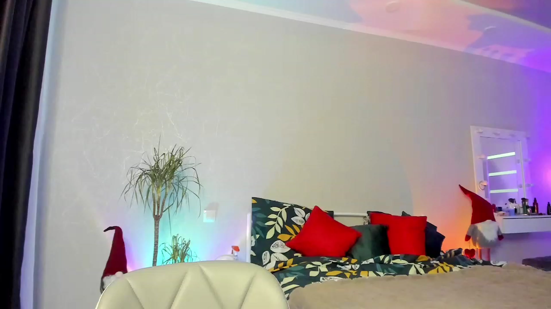 Gallery image thumbnail from Emmy___'s myfreecams stream on, 01/19/2023, 08:09 image 20 of 20