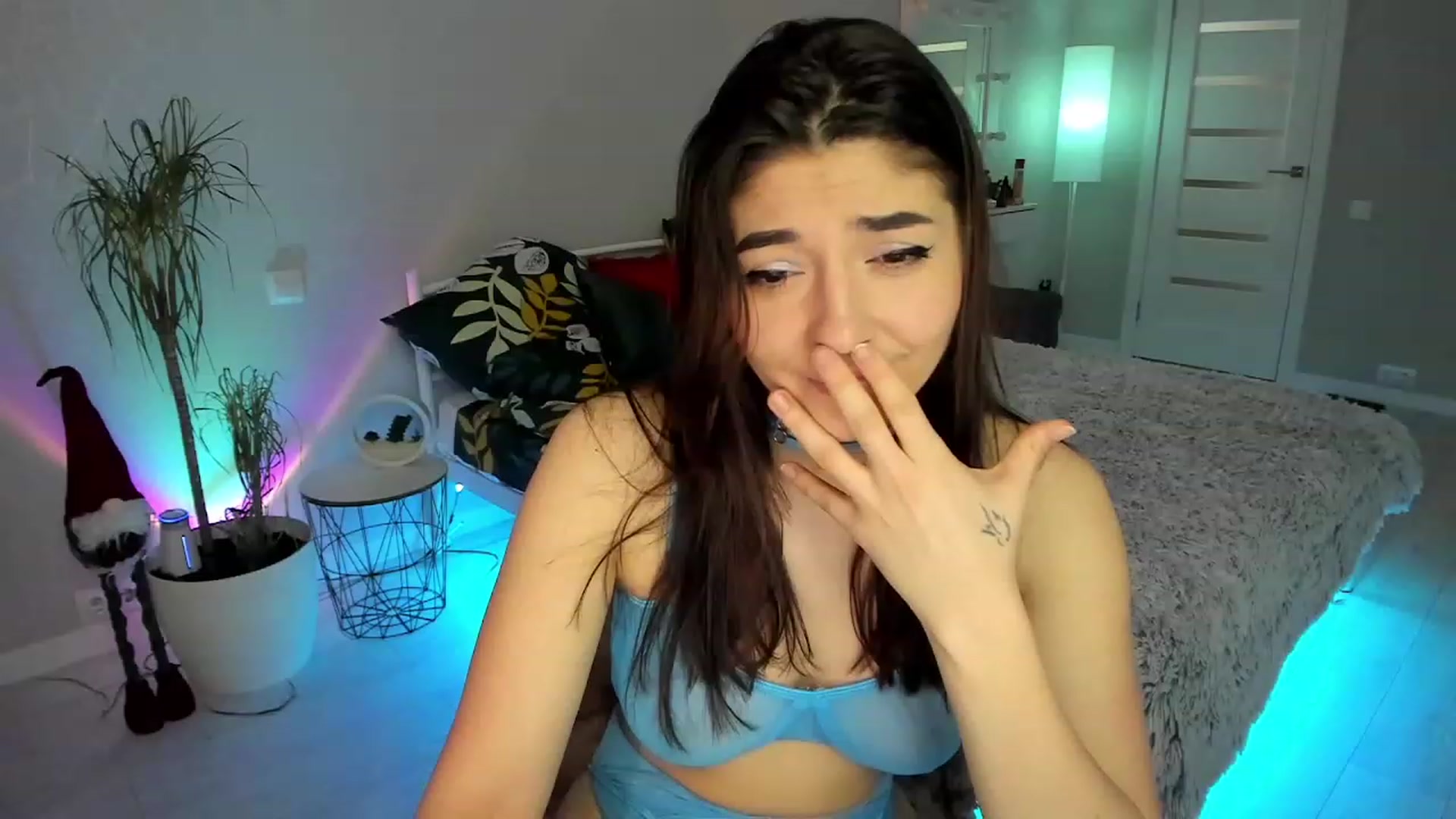 Gallery image thumbnail from Emmy___'s myfreecams stream on, 01/22/2023, 08:31 image 3 of 20