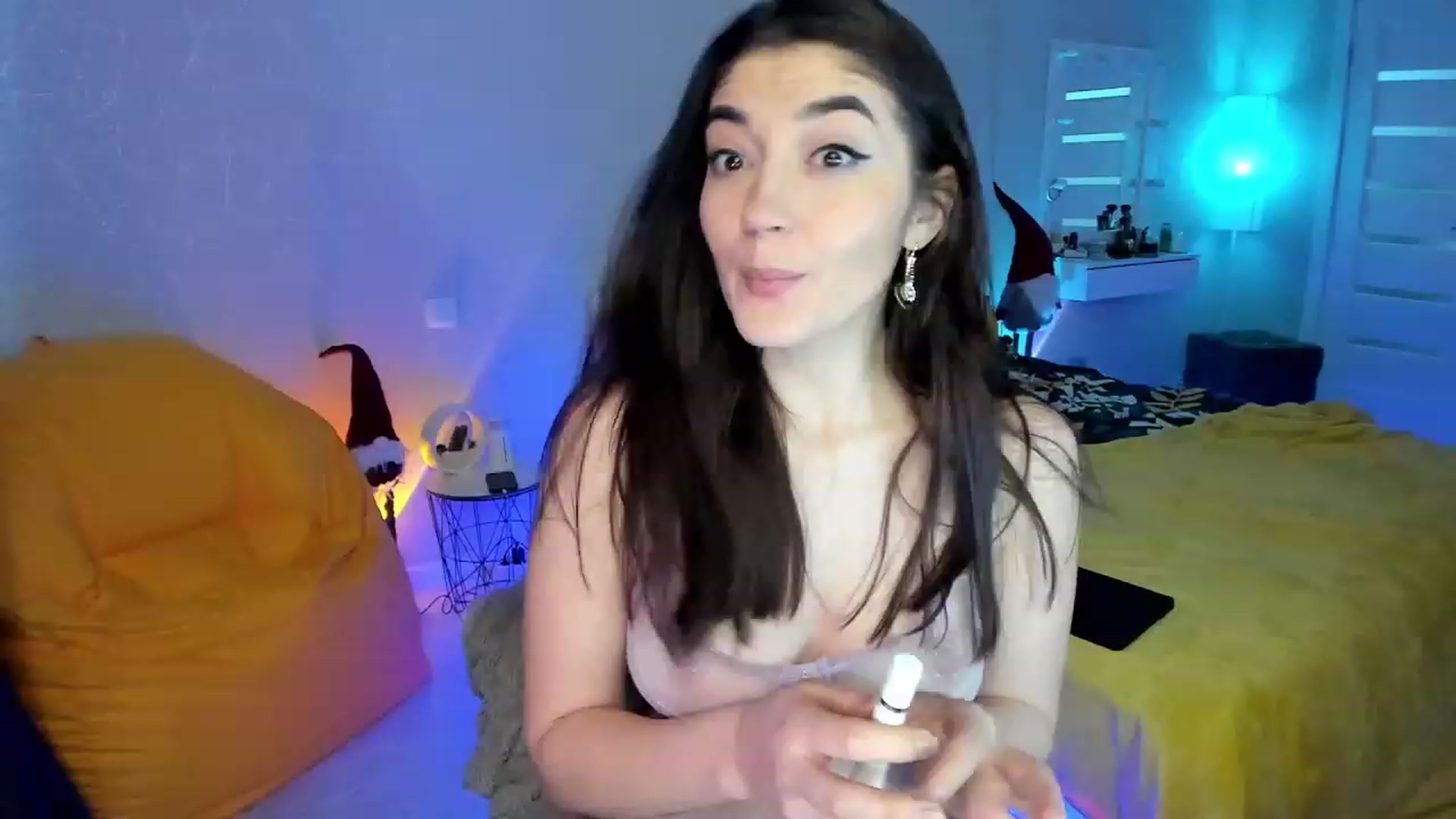 Gallery image thumbnail from Emmy___'s myfreecams stream on, 01/31/2023, 10:20 image 3 of 20