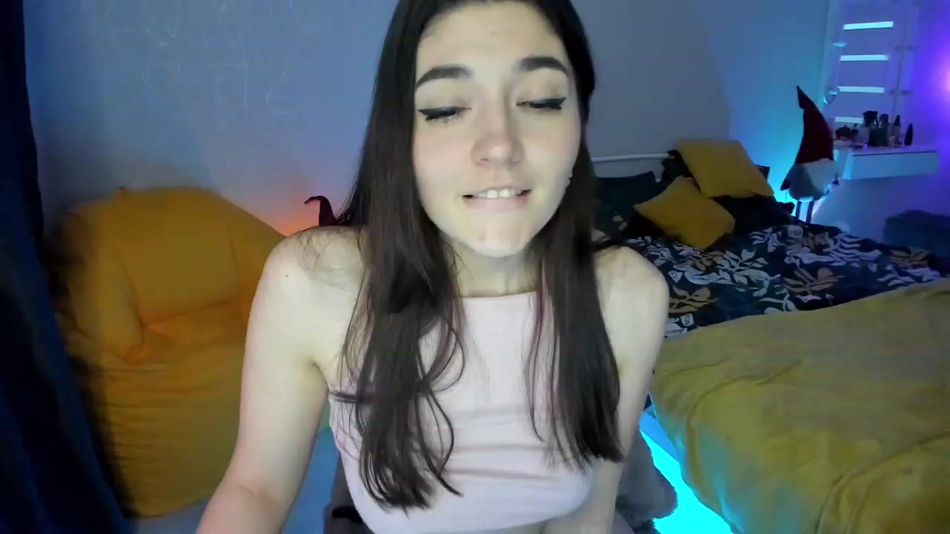 Gallery image thumbnail from Emmy___'s myfreecams stream on, 02/02/2023, 14:36 image 10 of 20