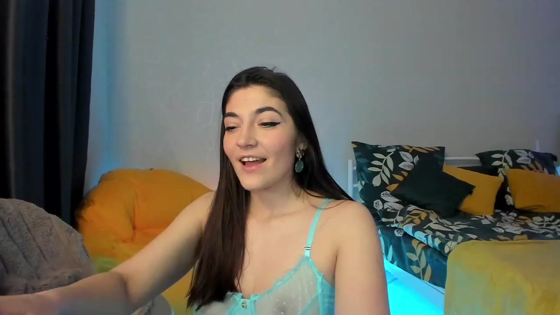 Gallery image thumbnail from Emmy___'s myfreecams stream on, 02/04/2023, 08:17 image 11 of 20