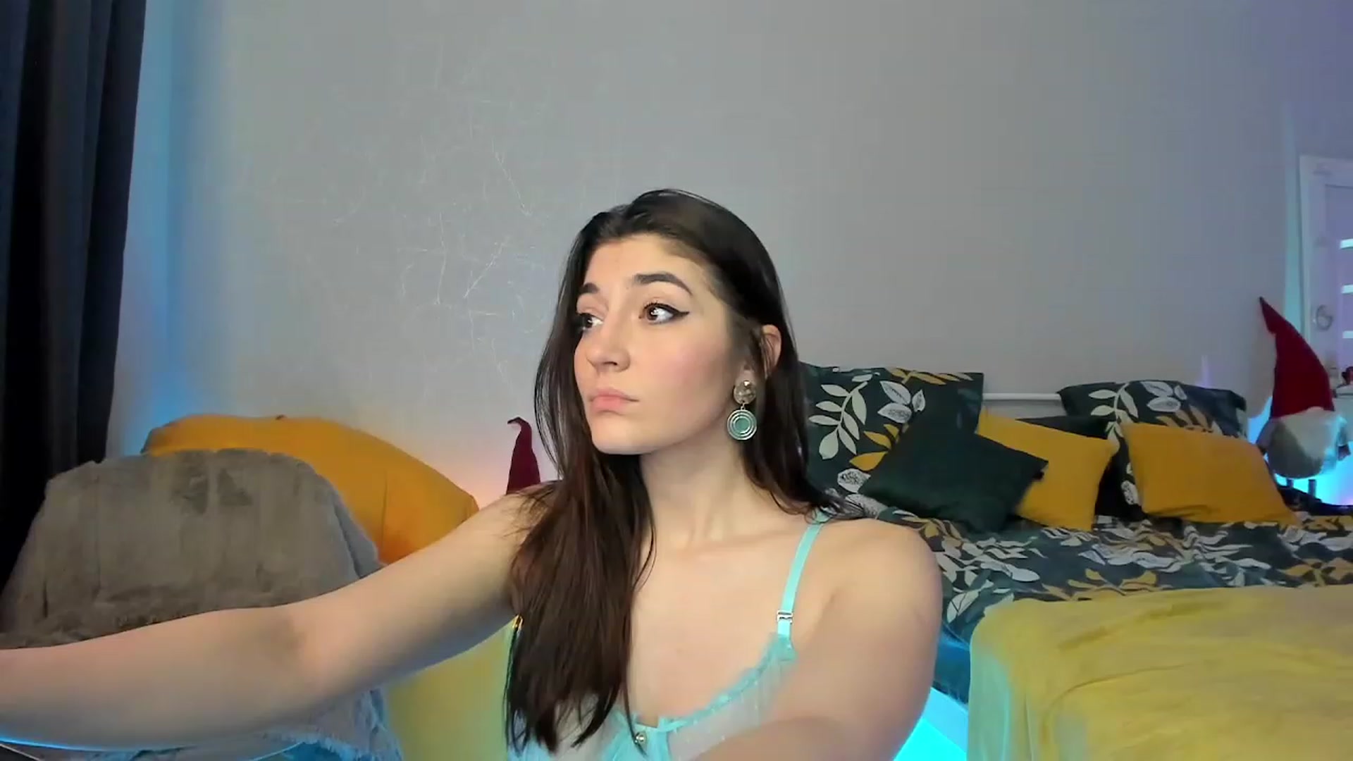 Gallery image thumbnail from Emmy___'s myfreecams stream on, 02/04/2023, 09:13 image 15 of 20