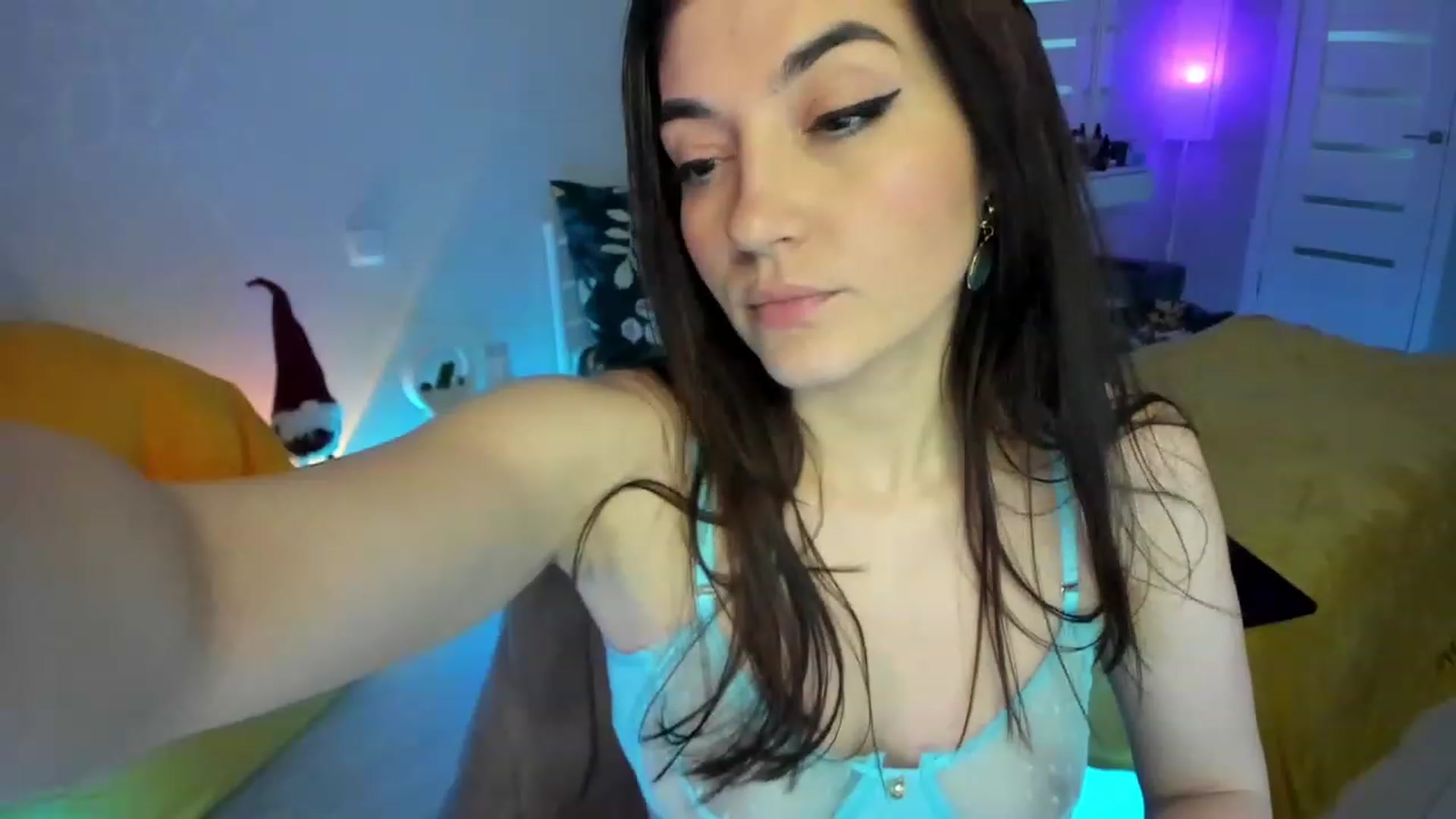 Gallery image thumbnail from Emmy___'s myfreecams stream on, 02/04/2023, 10:41 image 13 of 20