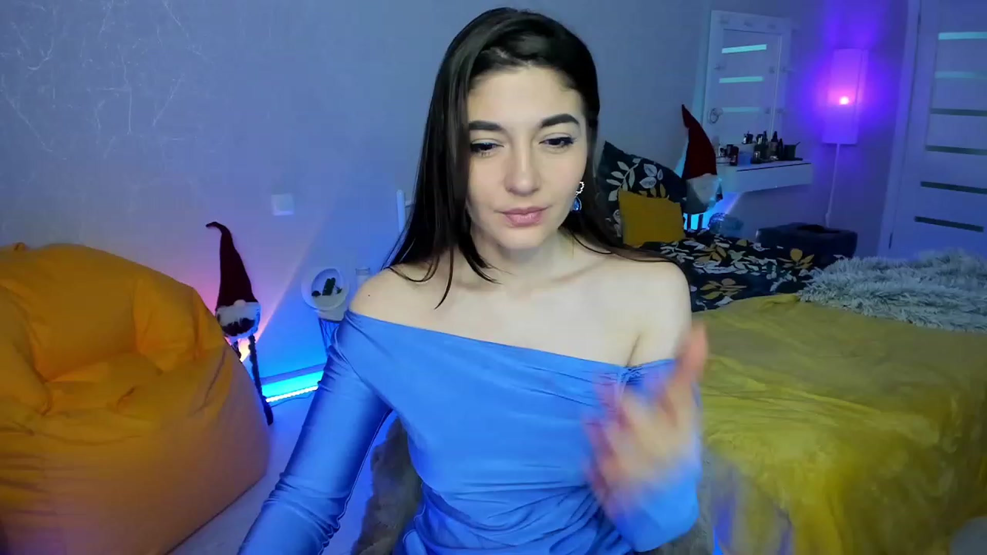 Gallery image thumbnail from Emmy___'s myfreecams stream on, 02/06/2023, 09:19 image 4 of 20