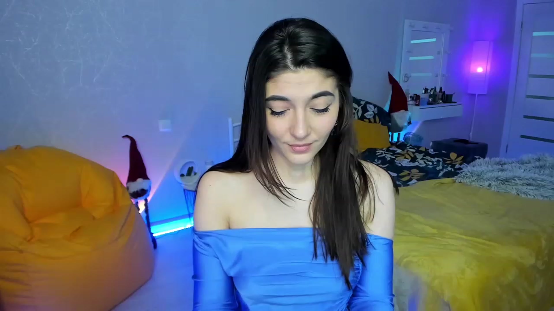 Gallery image thumbnail from Emmy___'s myfreecams stream on, 02/06/2023, 09:19 image 12 of 20