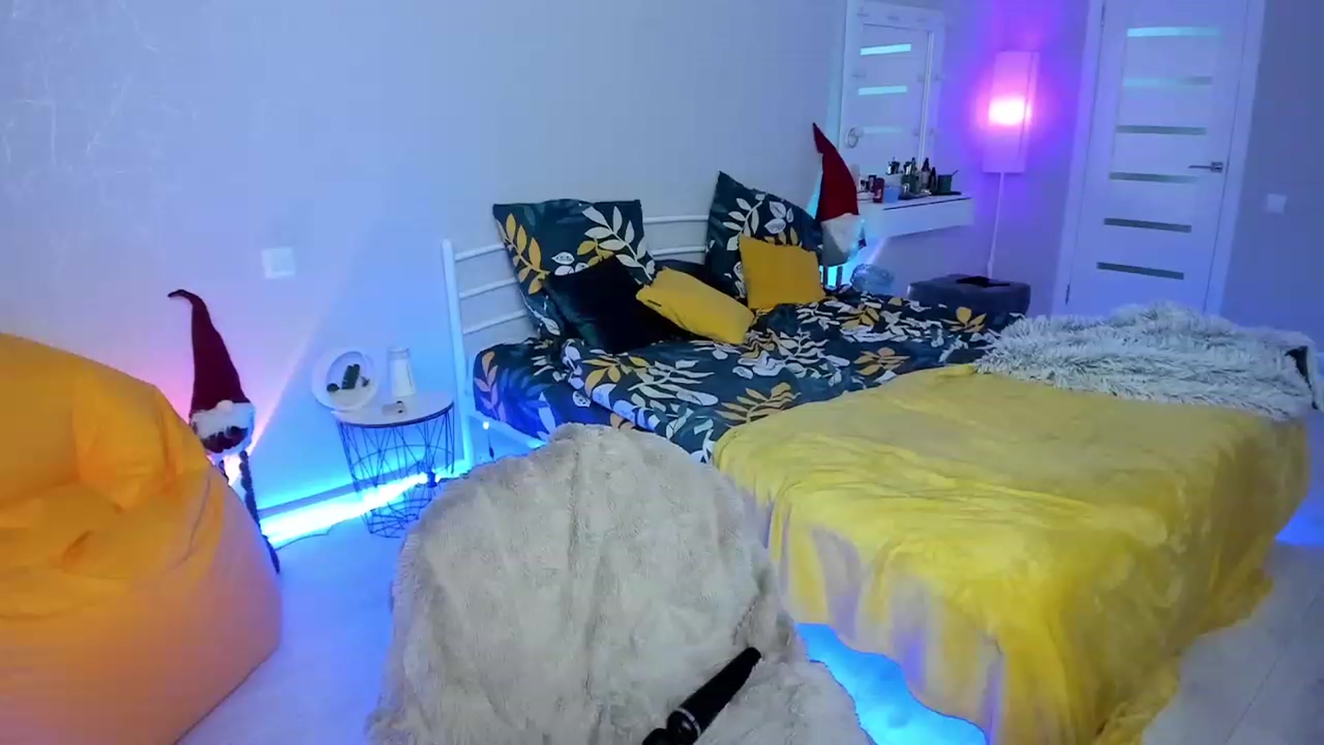 Gallery image thumbnail from Emmy___'s myfreecams stream on, 02/06/2023, 09:19 image 18 of 20