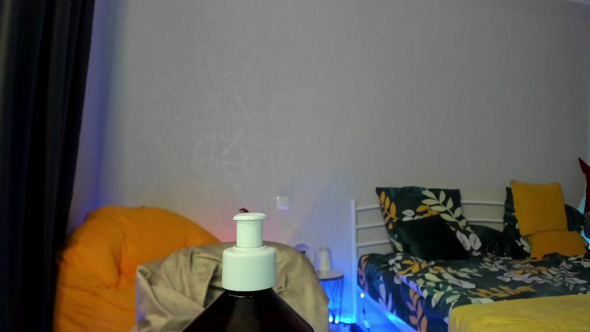 Gallery image thumbnail from Emmy___'s myfreecams stream on, 02/06/2023, 12:03 image 14 of 20