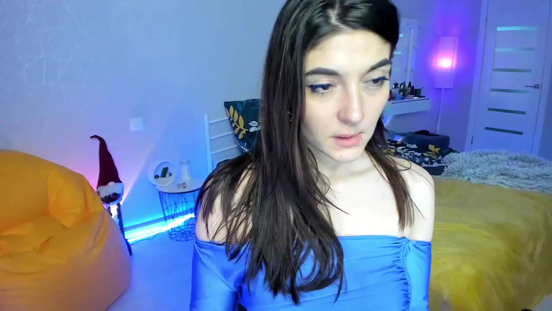 Gallery image thumbnail from Emmy___'s myfreecams stream on, 02/06/2023, 12:03 image 10 of 20