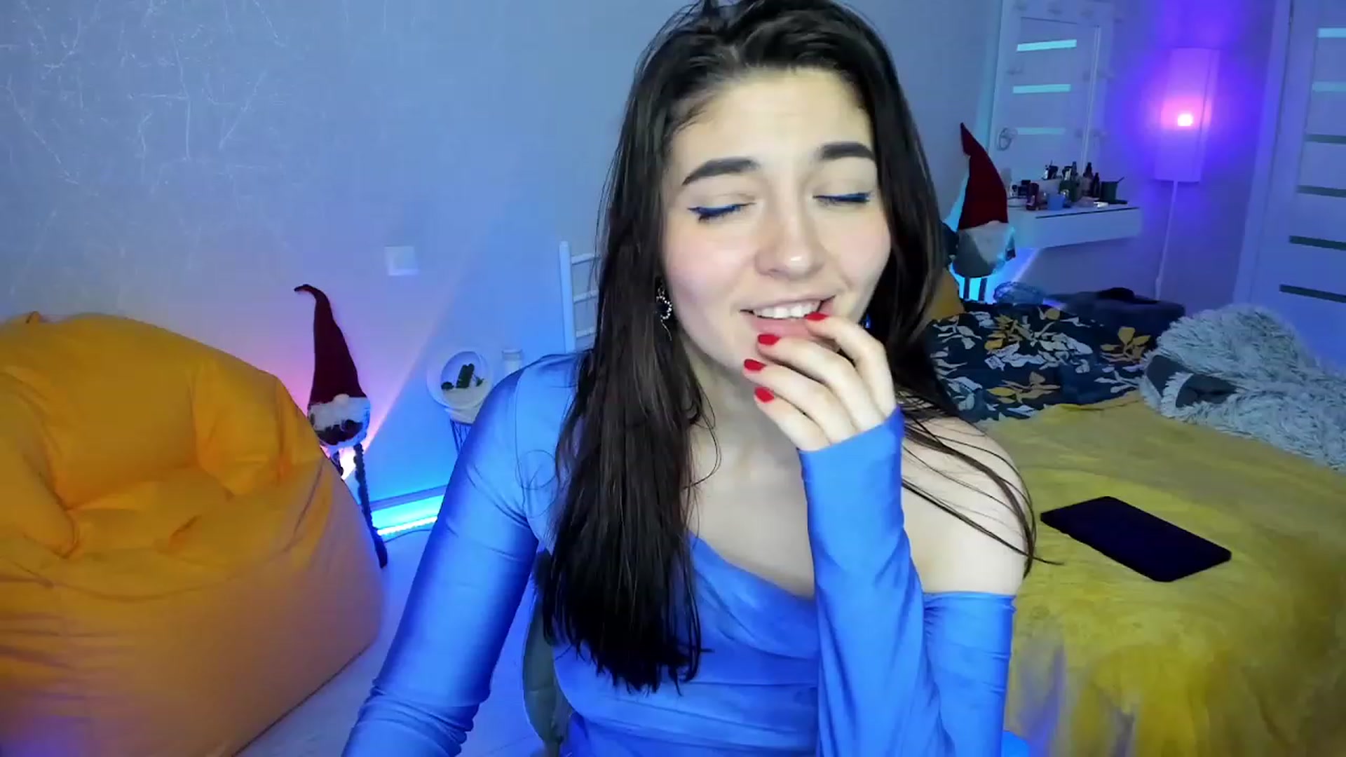 Gallery image thumbnail from Emmy___'s myfreecams stream on, 02/06/2023, 13:28 image 16 of 20