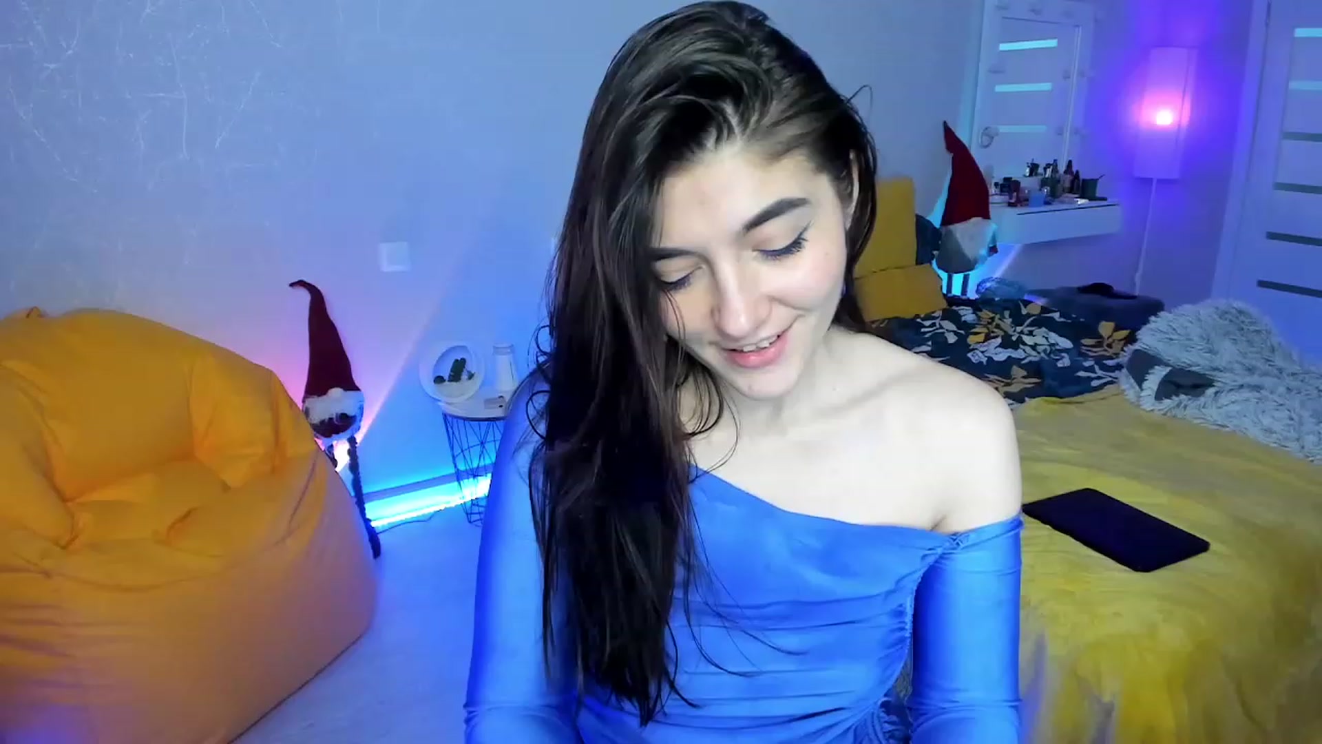 Gallery image thumbnail from Emmy___'s myfreecams stream on, 02/06/2023, 13:28 image 18 of 20