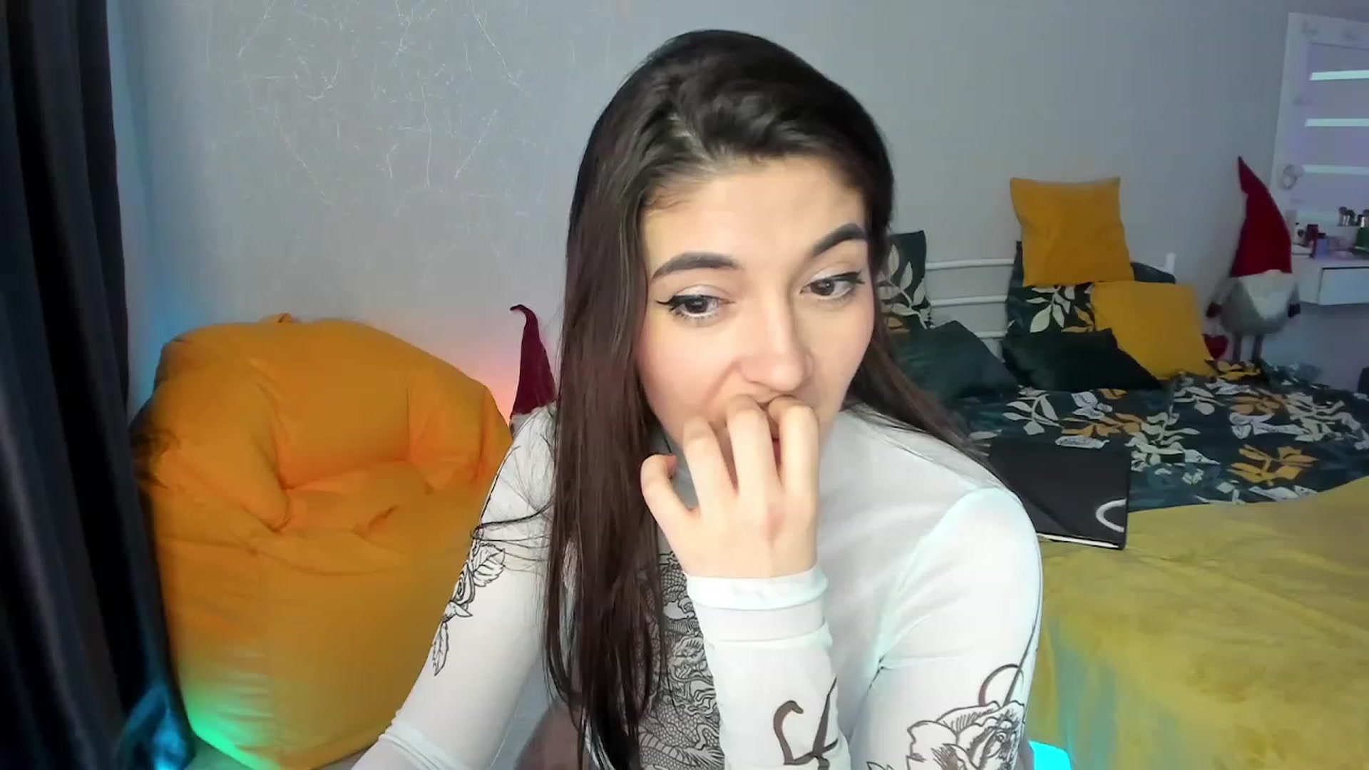 Gallery image thumbnail from Emmy___'s myfreecams stream on, 02/07/2023, 14:25 image 15 of 20