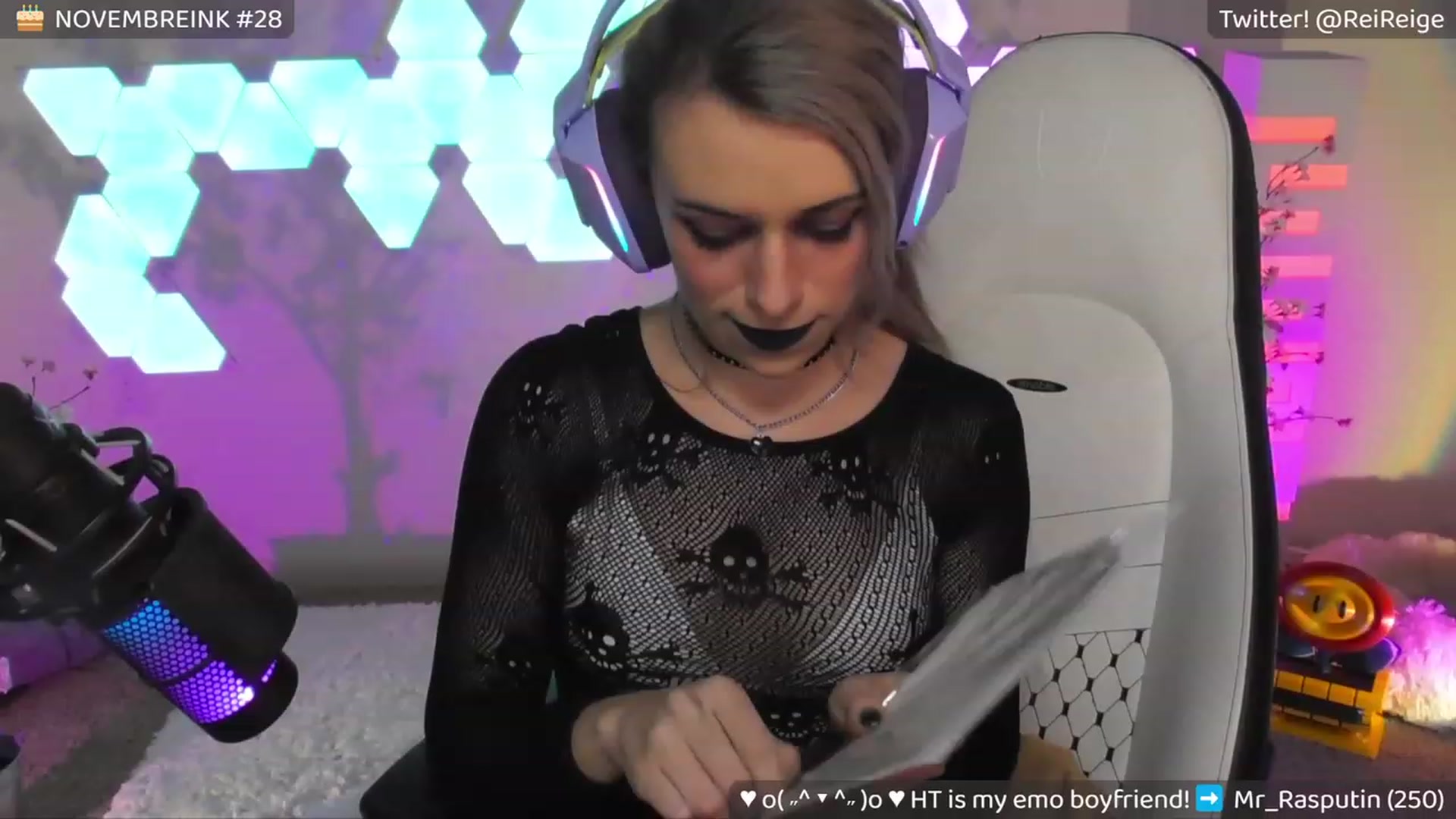 Gallery image thumbnail from EmoGF's myfreecams stream on, 11/06/2023, 09:02 image 8 of 20