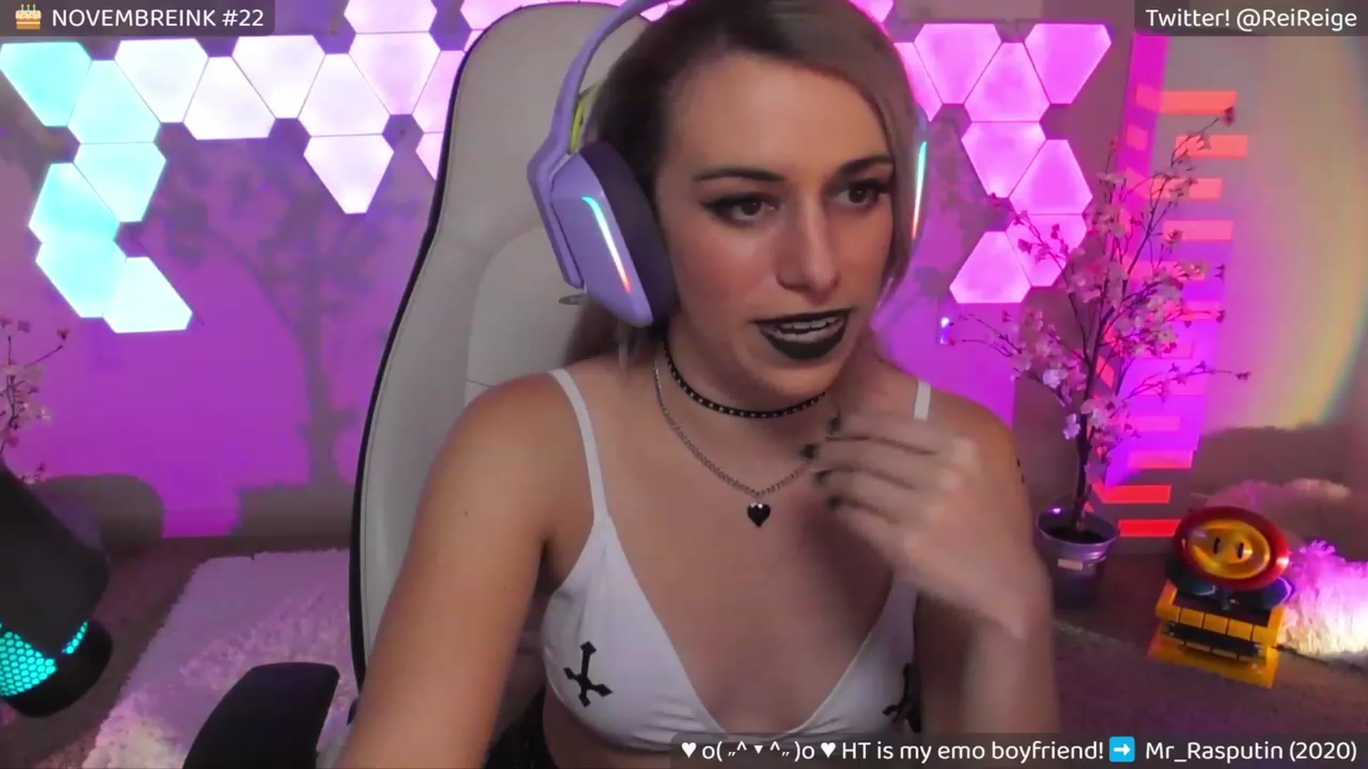 Gallery image thumbnail from EmoGF's myfreecams stream on, 11/06/2023, 11:28 image 4 of 20