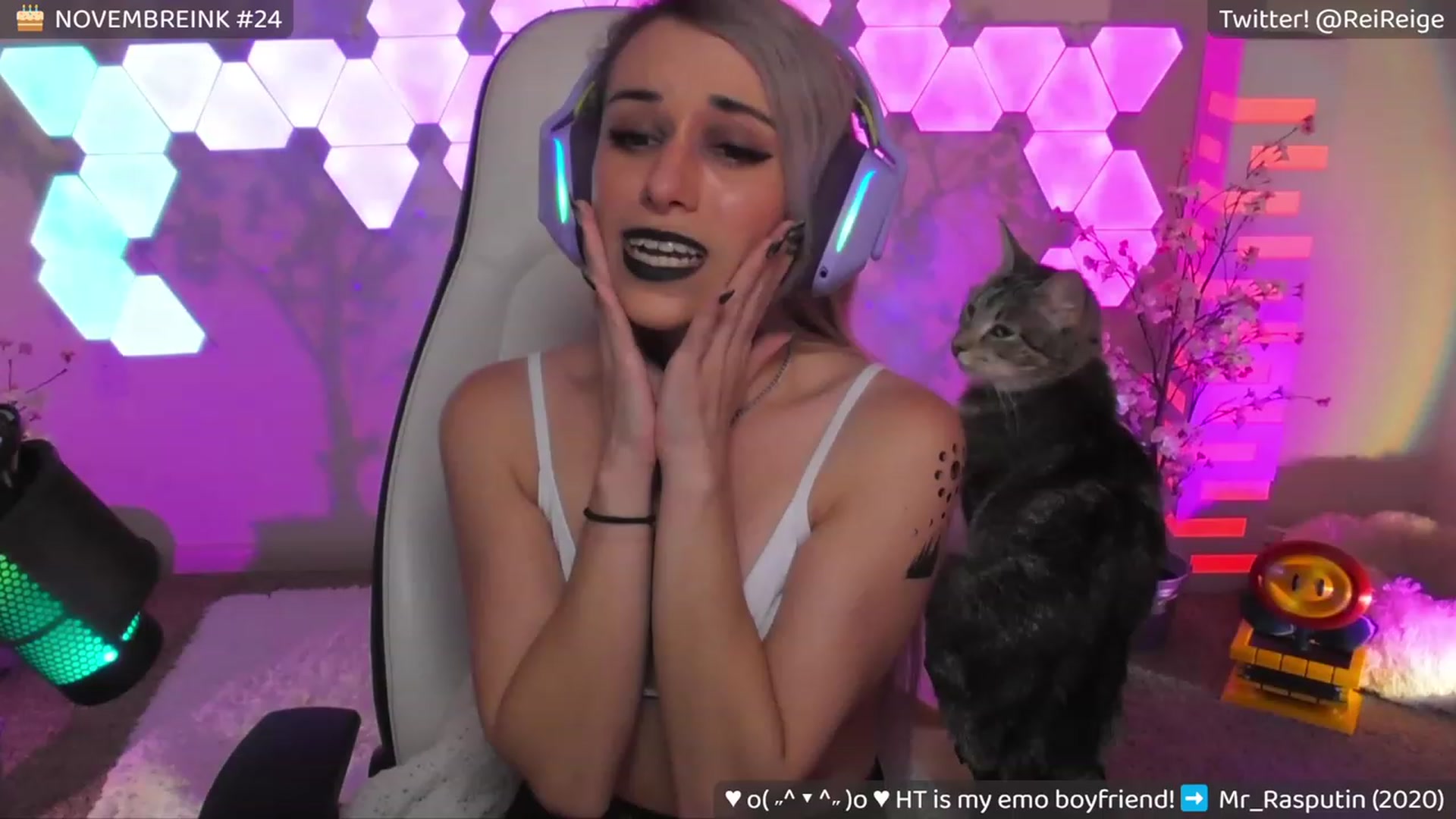 Gallery image thumbnail from EmoGF's myfreecams stream on, 11/06/2023, 11:28 image 3 of 20